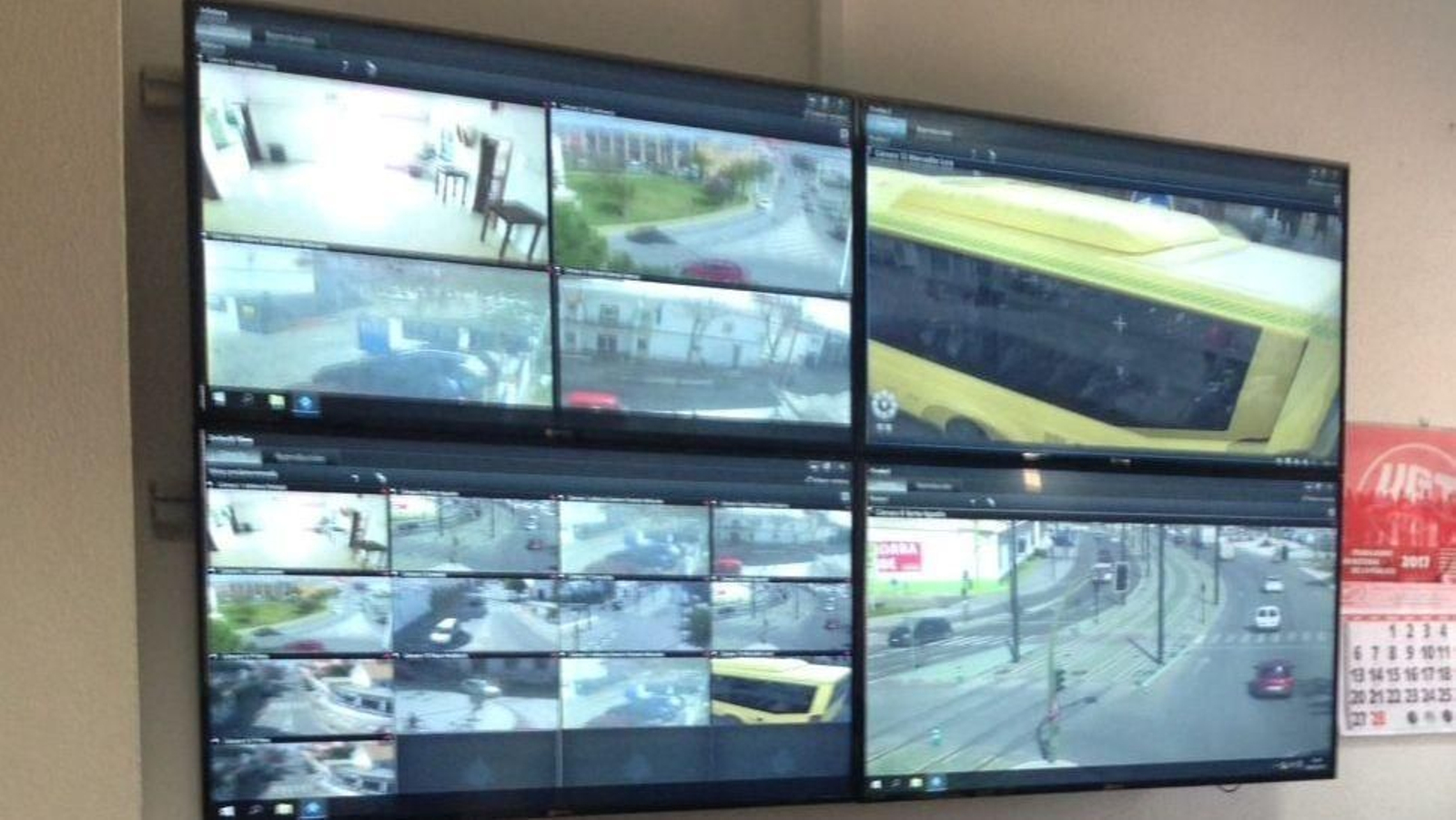 Pantallas en la Jefatura de la Policía Local.