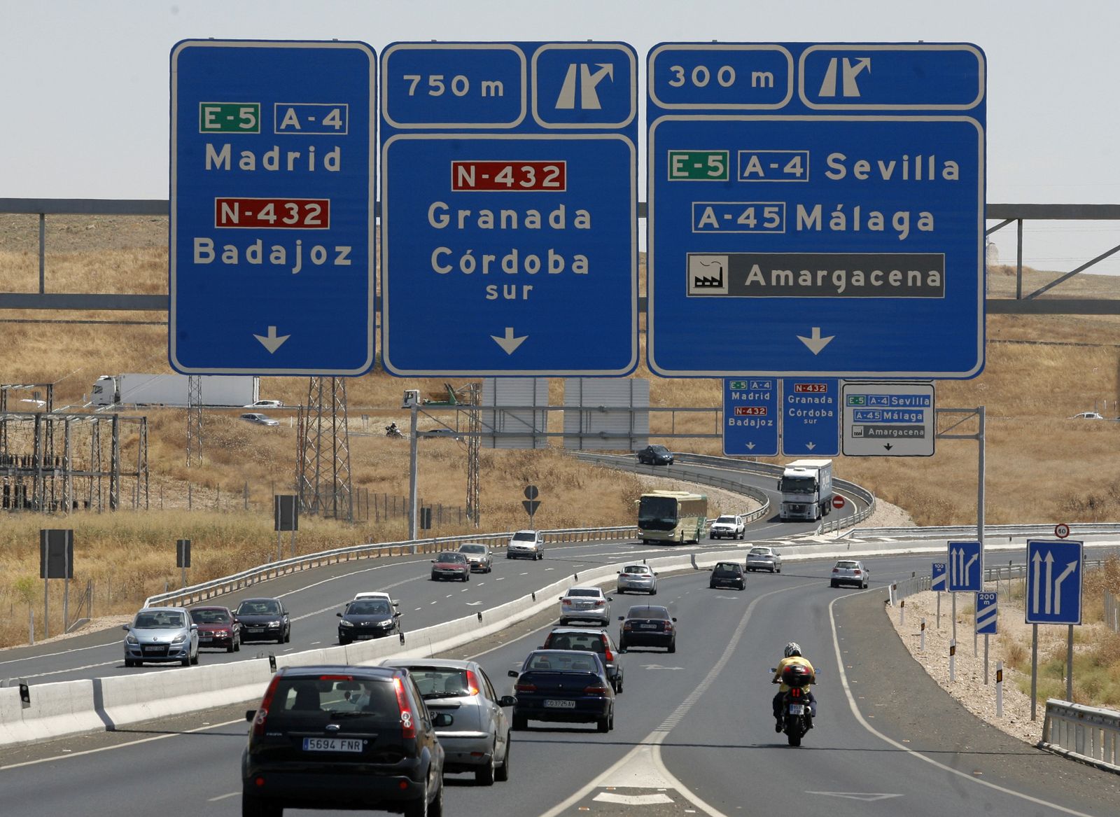 Tráfico en la Variante Oeste de la capital cordobesa.