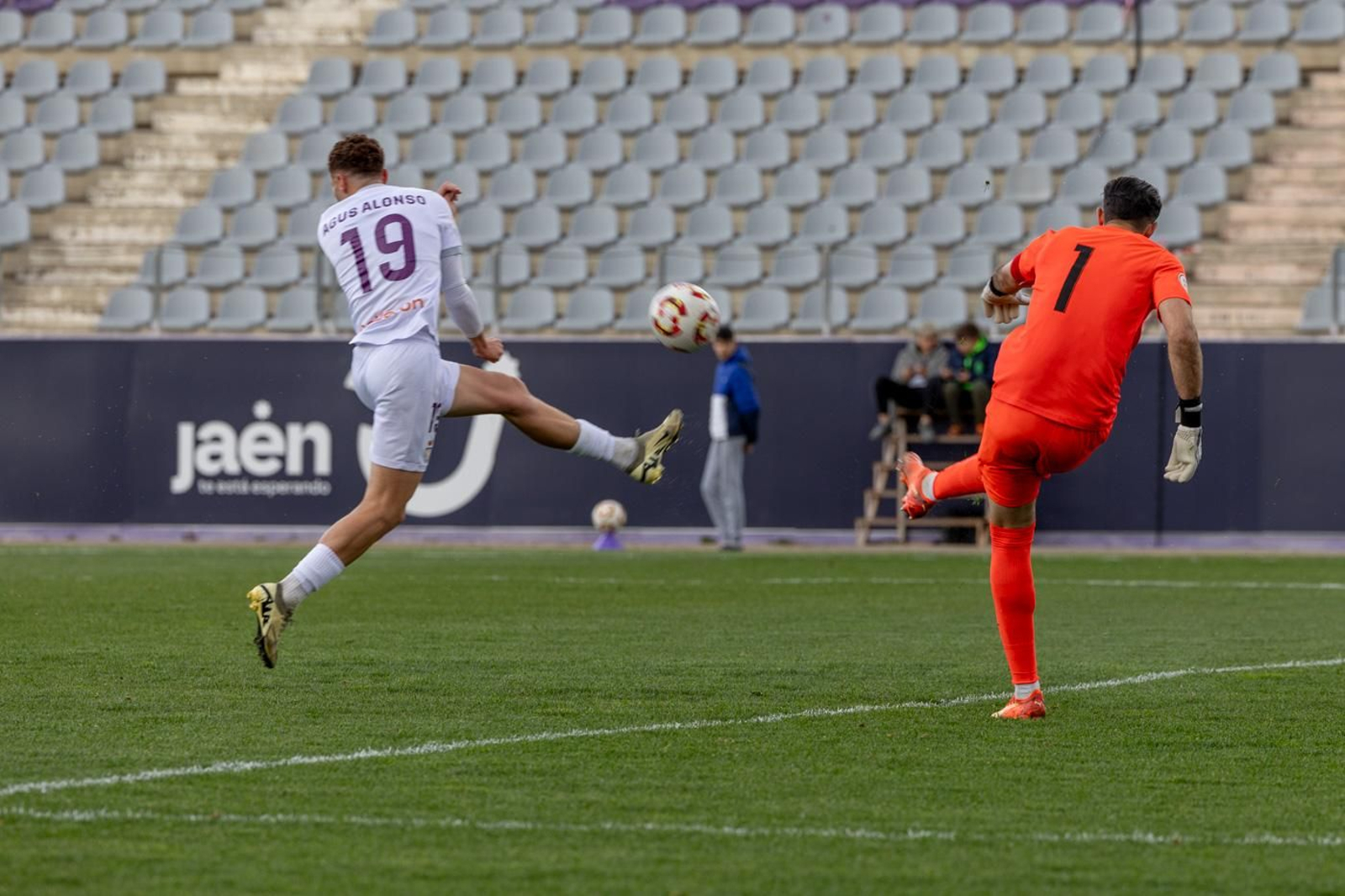 Las mejores fotos de la goleada del Real Jaén al Poli Ejido