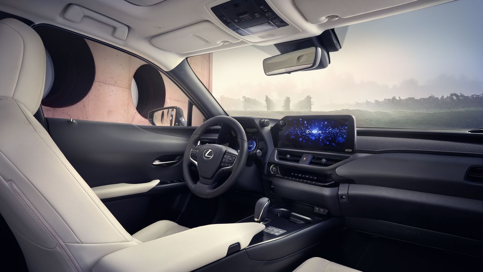 Toda la información que recibe ahora el conductor a bordo del Lexus UX 300e es a través de pantallas digitales.