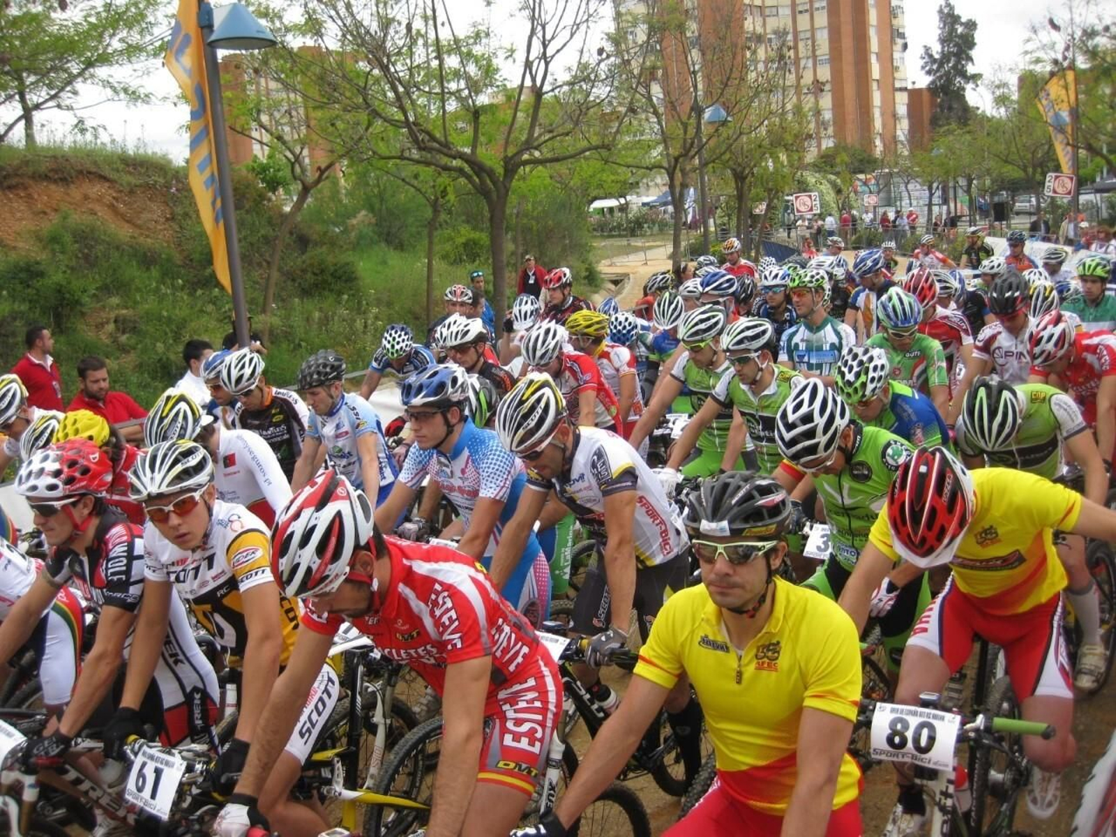 Bikers en la edición de 2022 del 'Rally Sport-Bici BTT Parque Moret'.