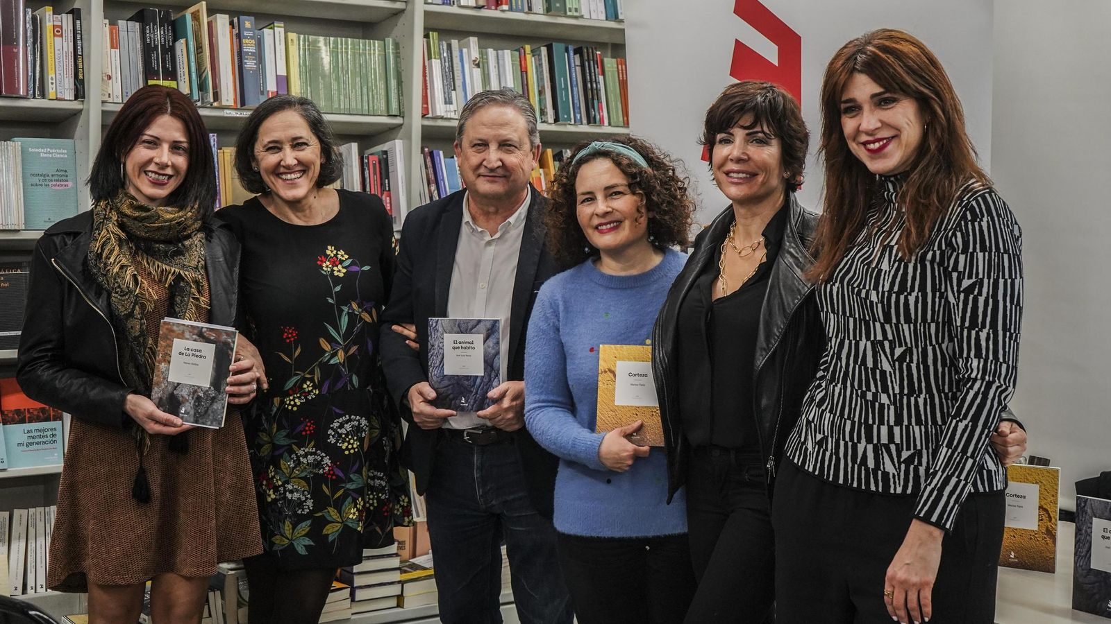 Presentación de poesía en la librería