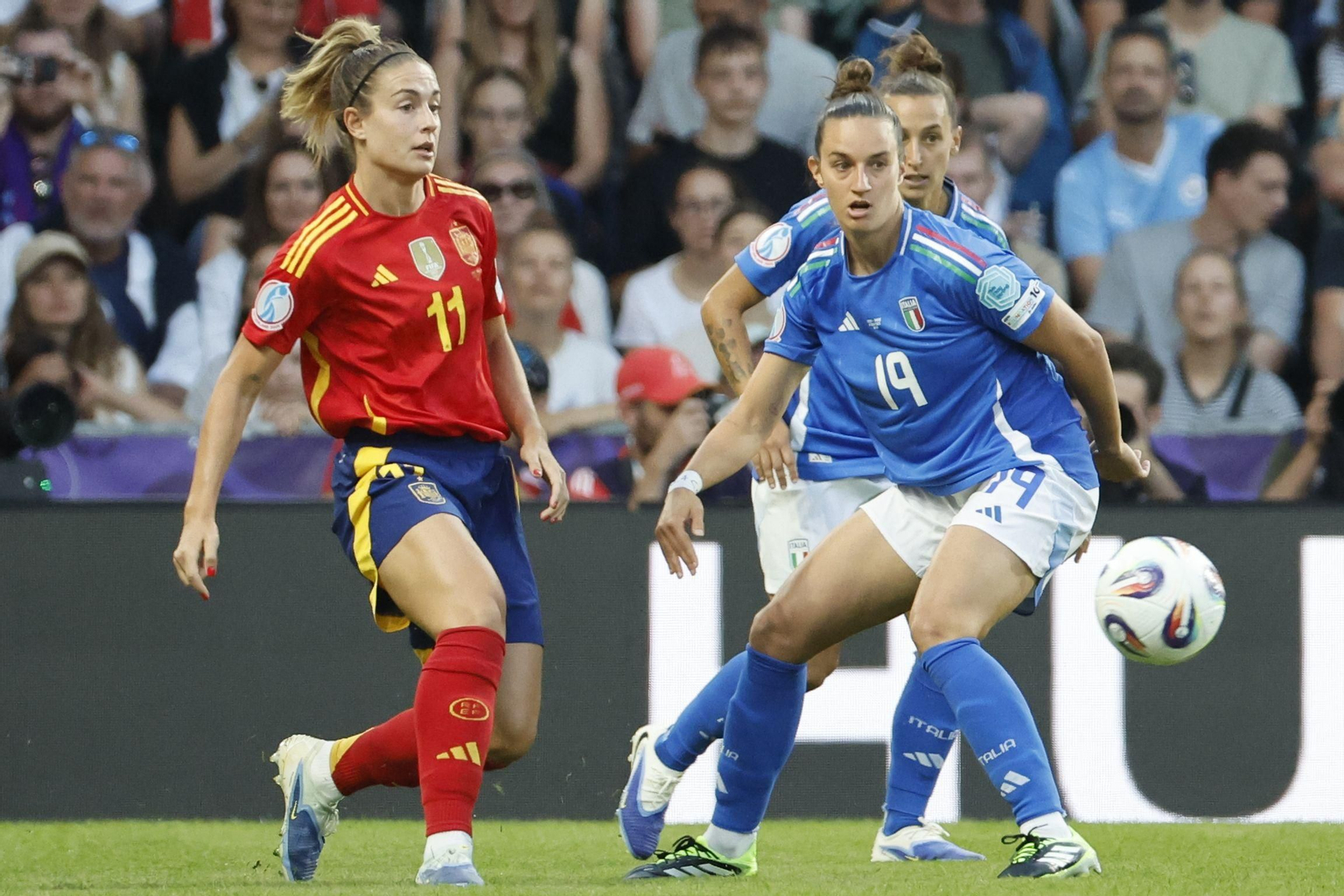 Las fotos del Italia - España de la Eurocopa femenina