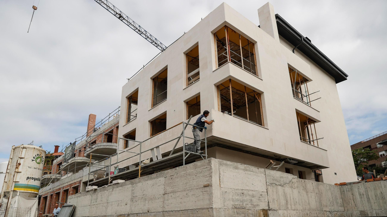 Imagen de archivo de la construcción de un bloque de viviendas