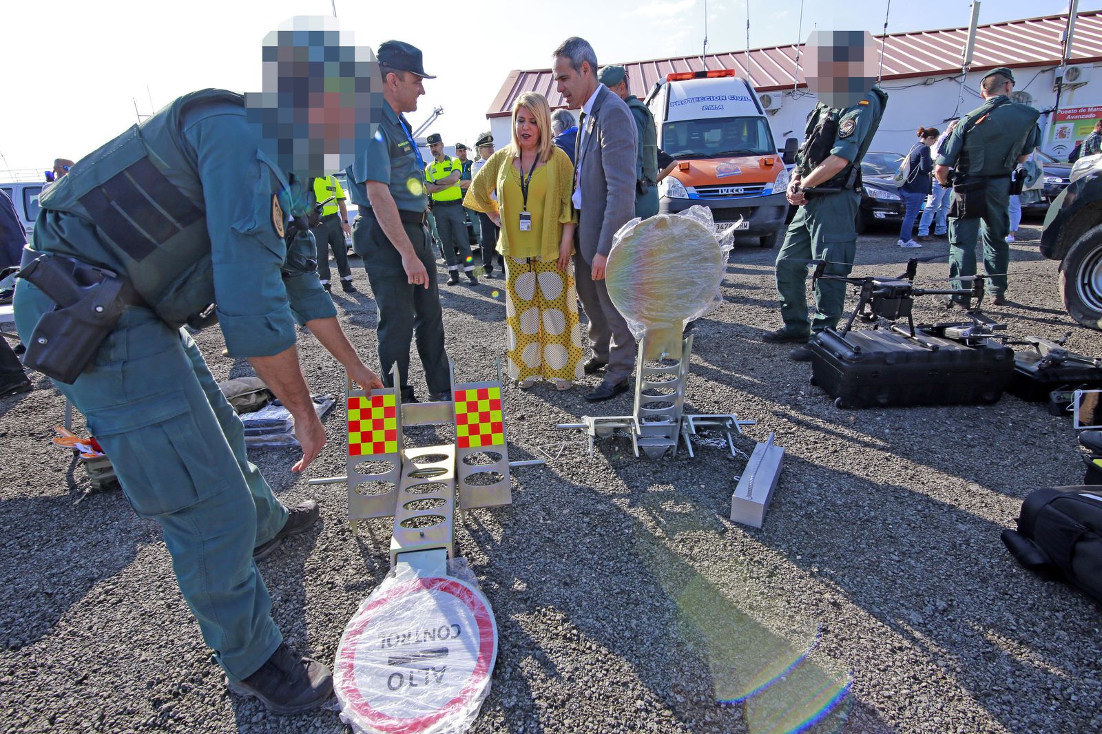 Visita de autoridades al Puesto de Mando Avanzado del Mundial de Motociclismo
