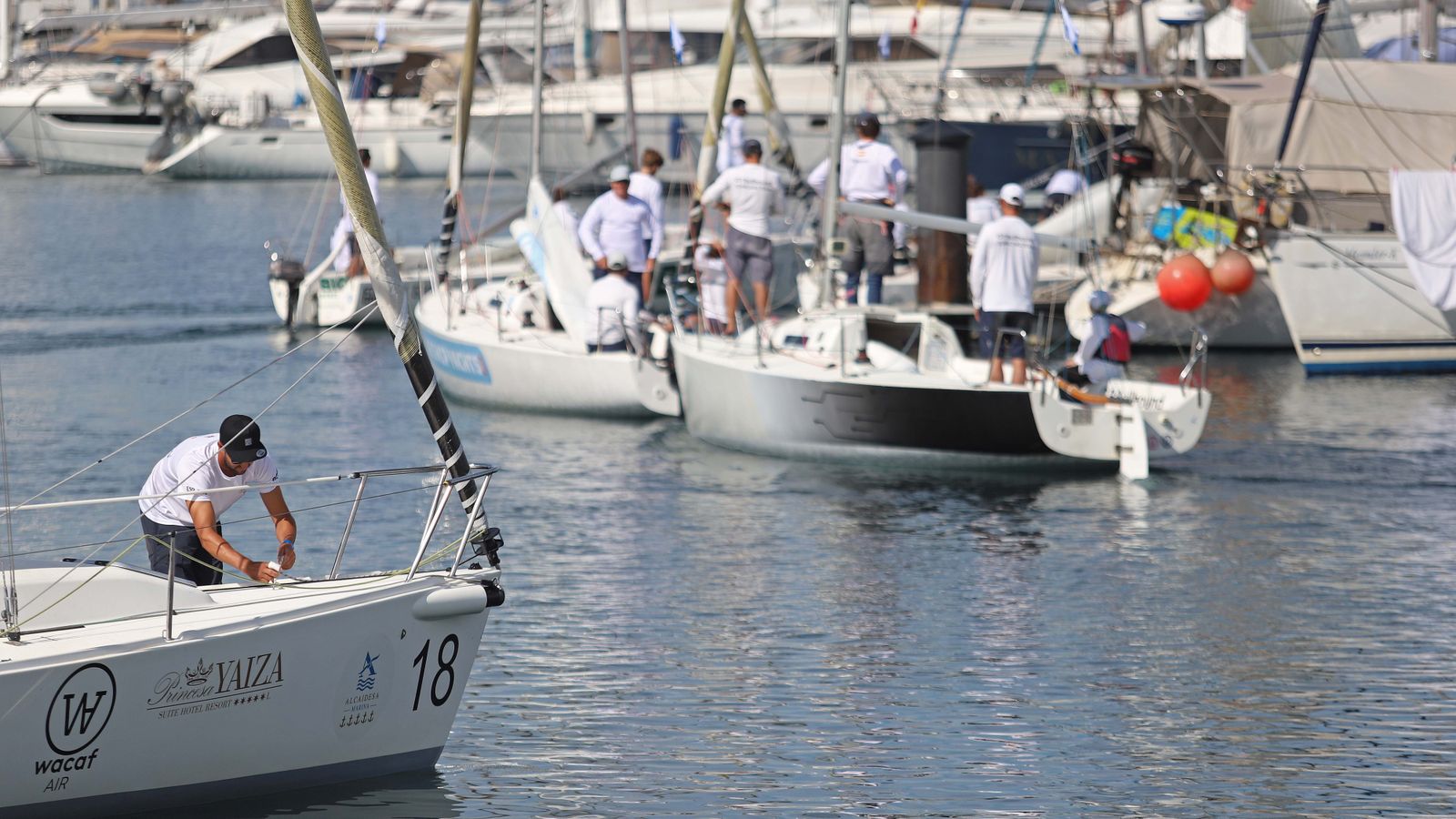 Fotos de la jornada del domingo en el XV Campeonato de España de J80 en La Línea