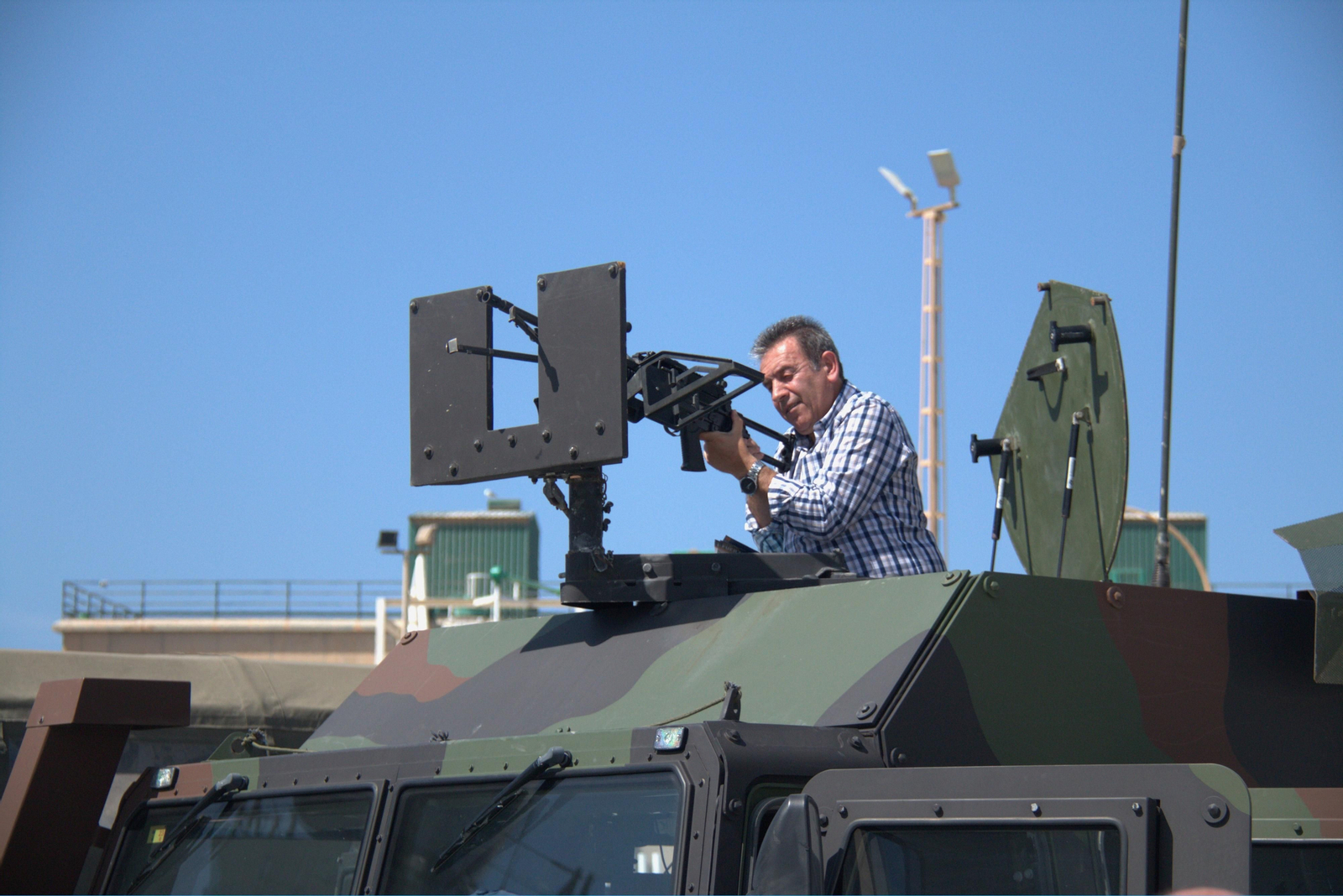 Éxito de participación para ver de cerca el despliegue de las Fuerzas Armadas en Motril