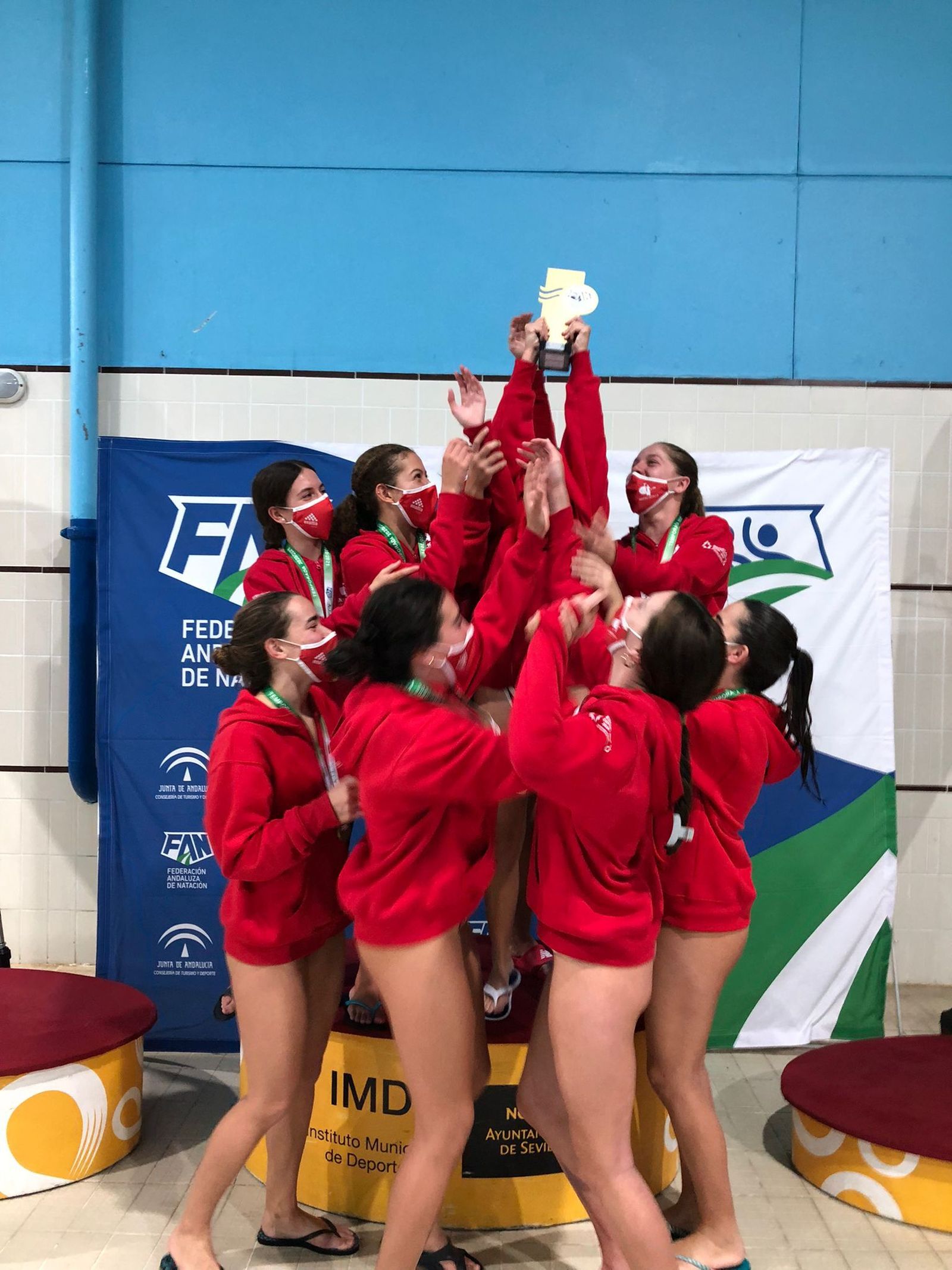 Las nadadoras del Sincro Sevilla.