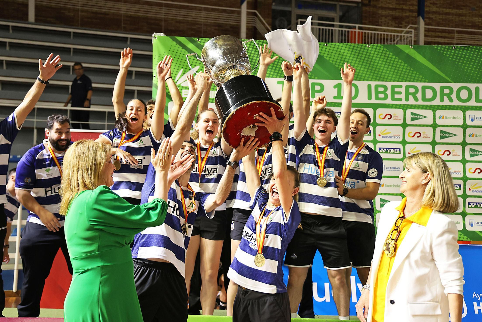 Imágenes de la final de liga de bádminton entre el IES La Orden y La RInconada