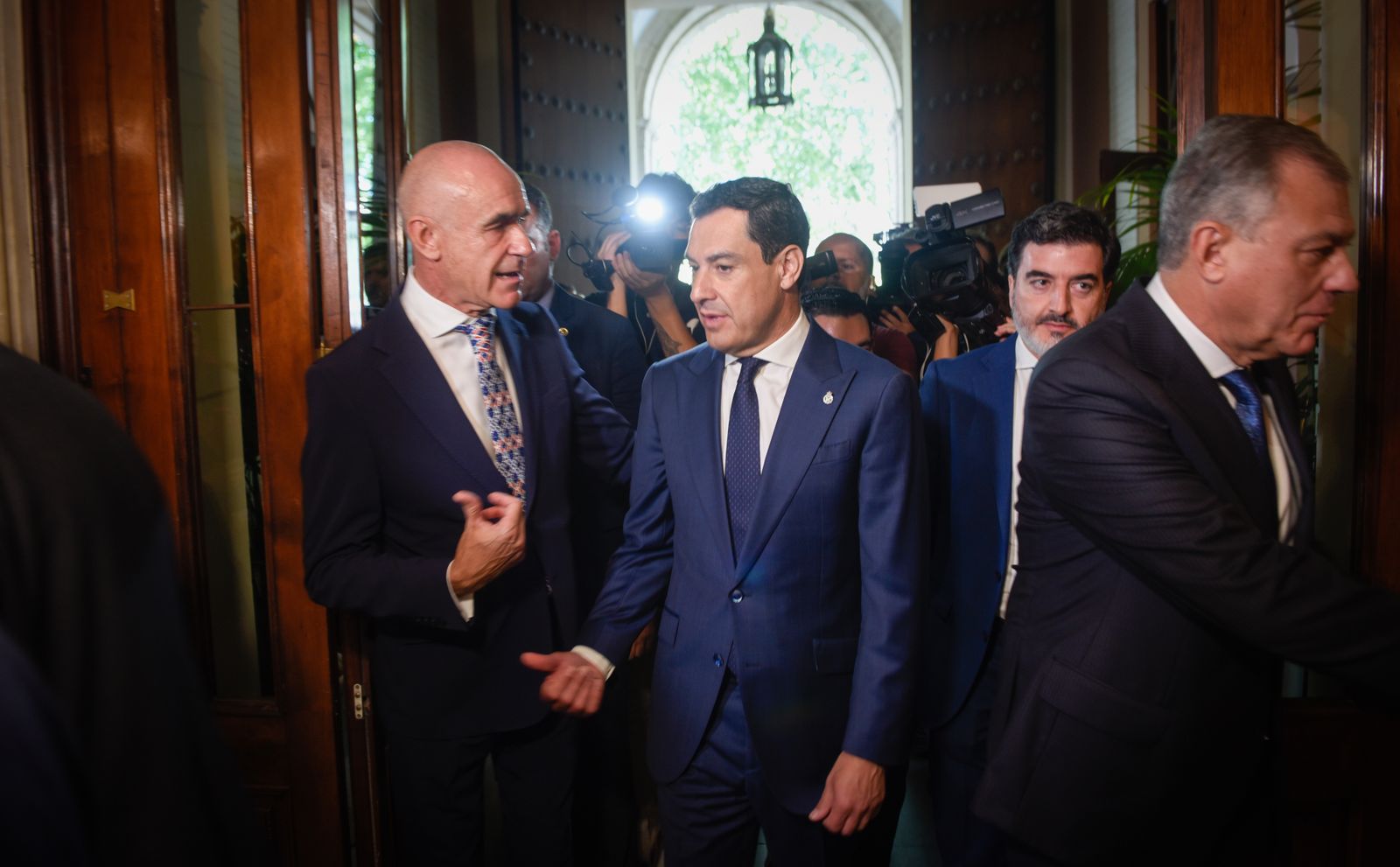 La investidura de José Luis Sanz como alcalde de Sevilla, en imágenes