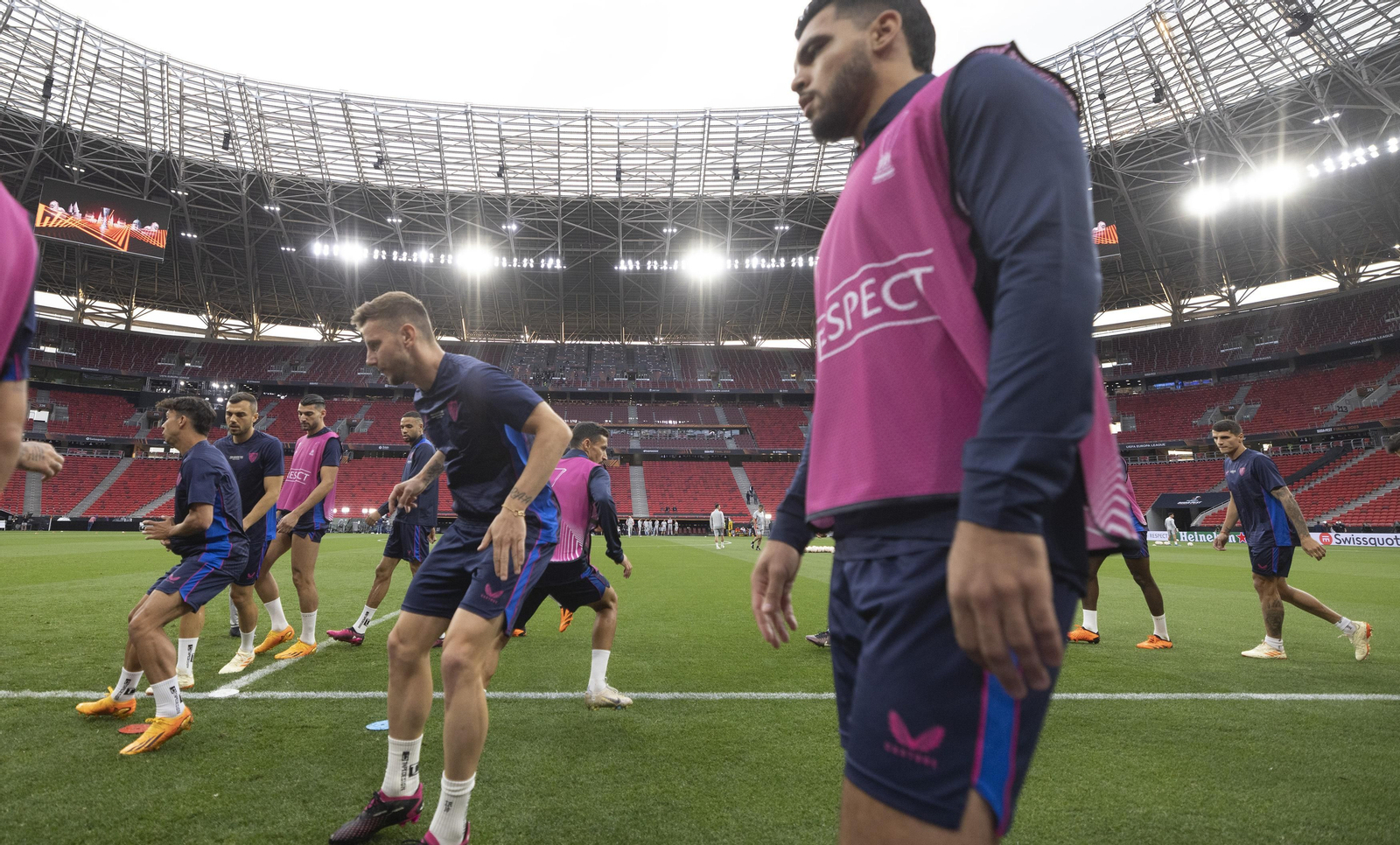 Las imágenes del entrenamiento del Sevilla FC en Budapest