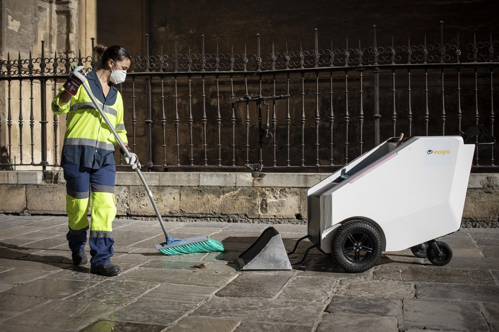 ¿Estará listo el contrato de limpieza de Granada este mandato?