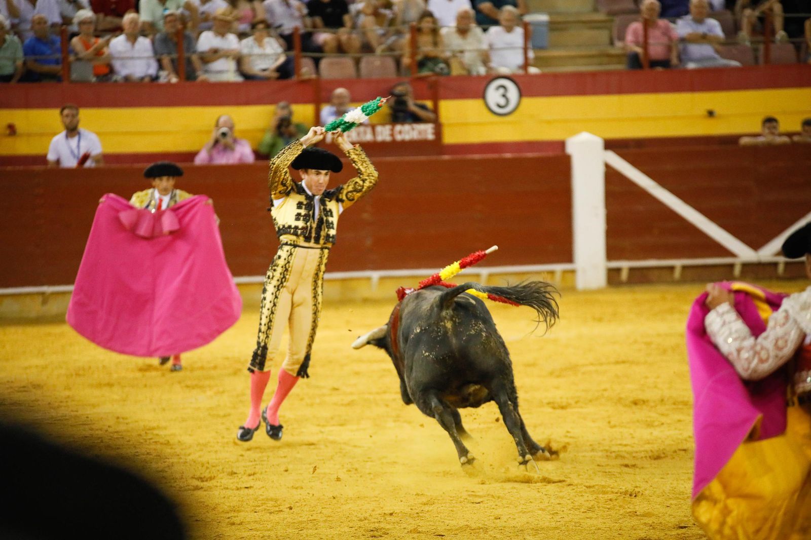 Imágenes de la corrida de toros en Roquetas de Mar