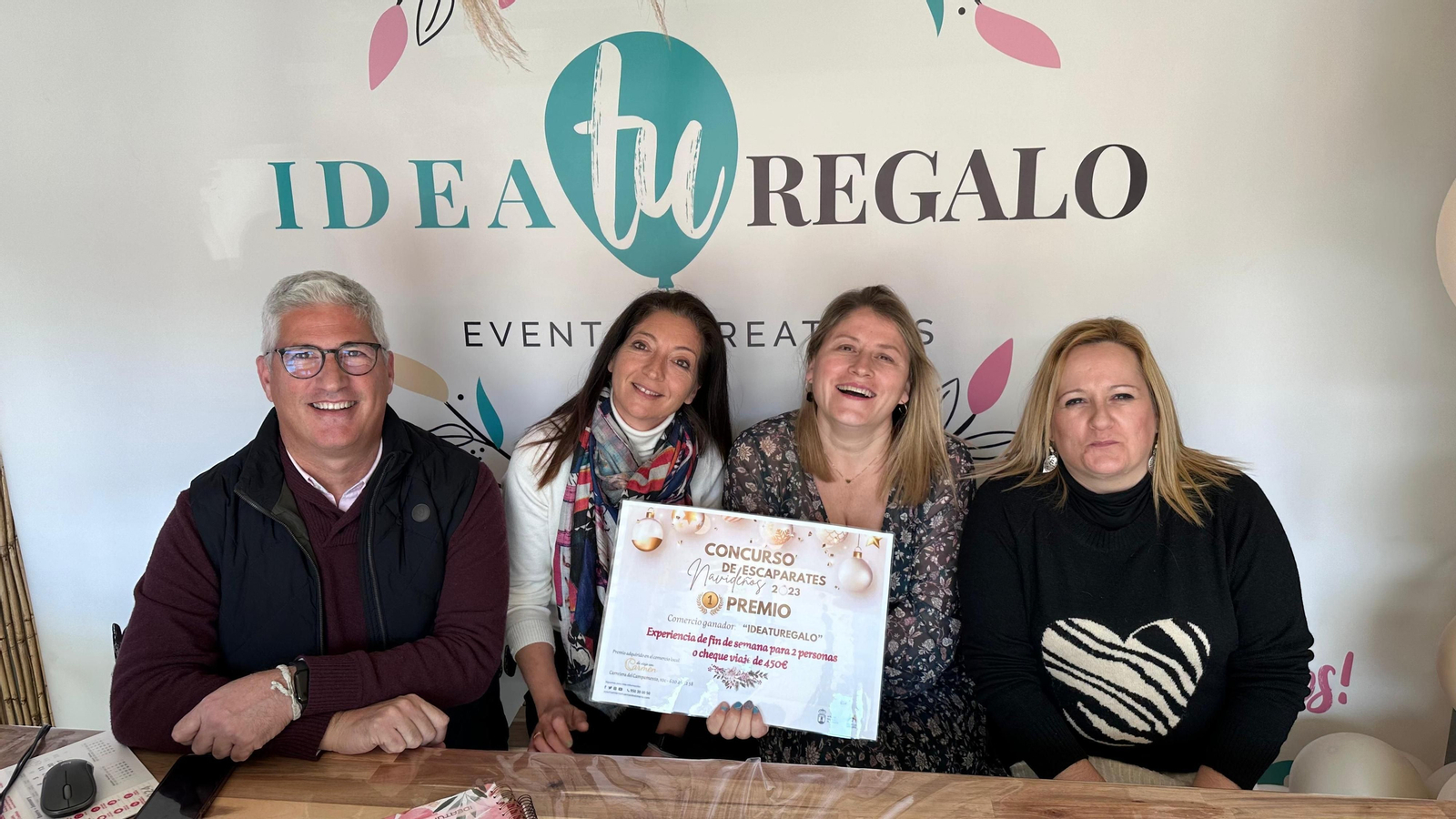 Entrega del premio a 'Idea tu regalo'.