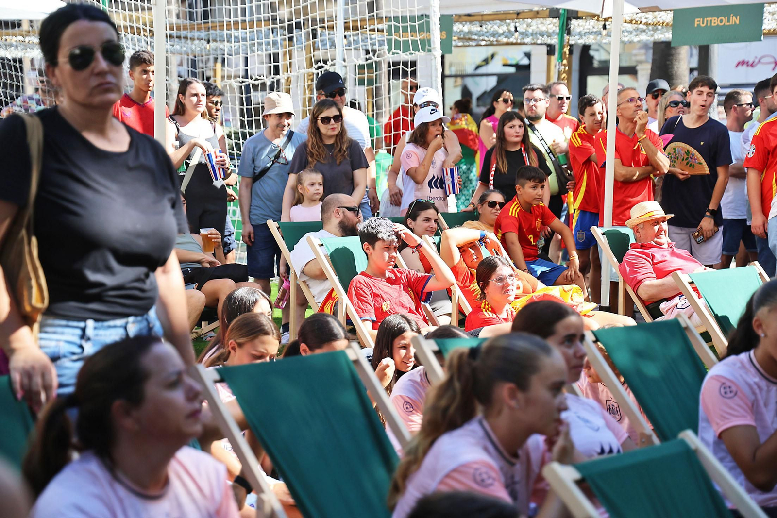 Imágenes de la Fan zone en Huelva de la Final de la Eurocopa entre Inglaterra y España Imágenes de la Fan zone en Huelva de la Final de la Eurocopa entre Inglaterra y España