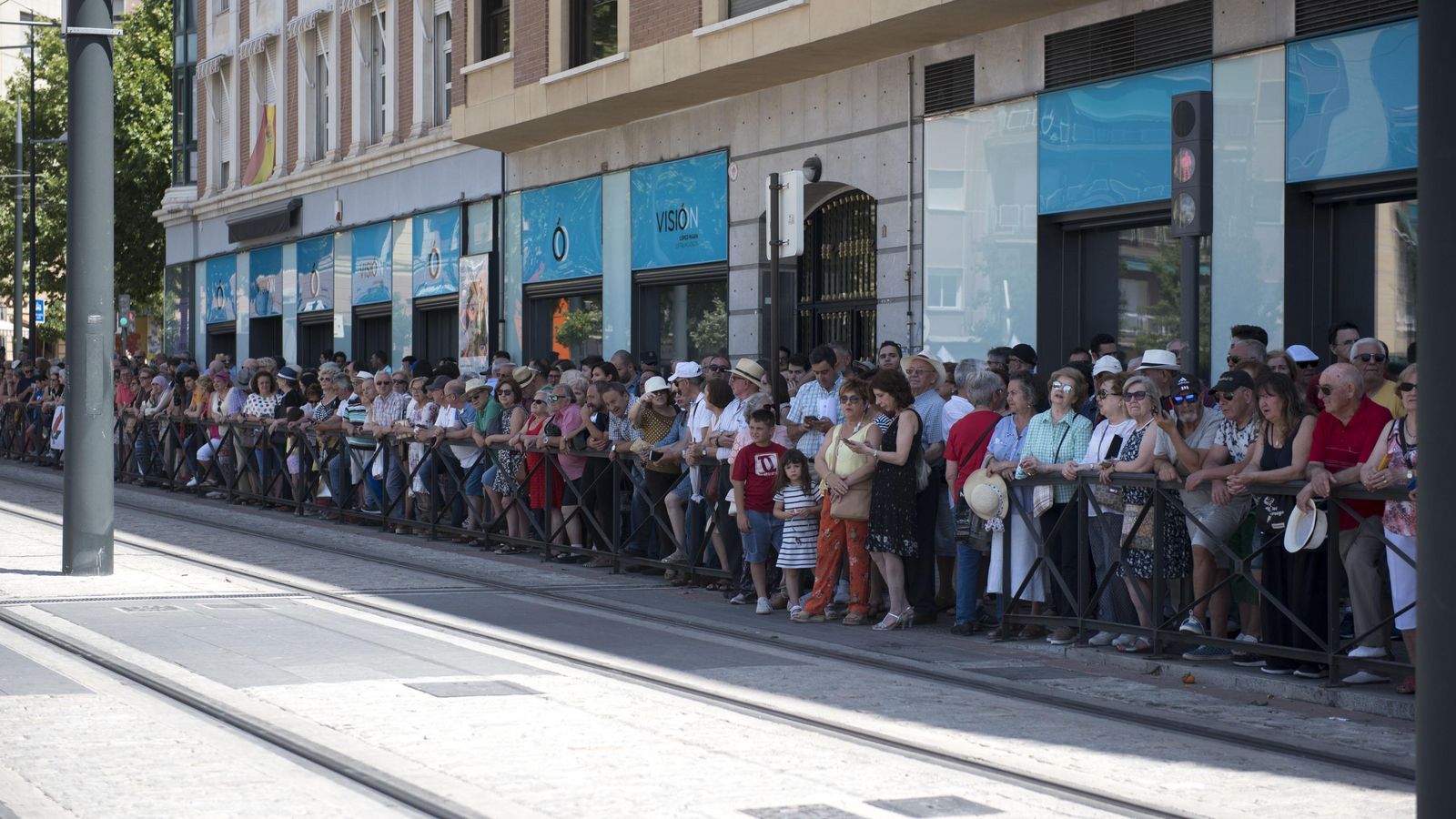 El barrio de Los Pajaritos a rebosar