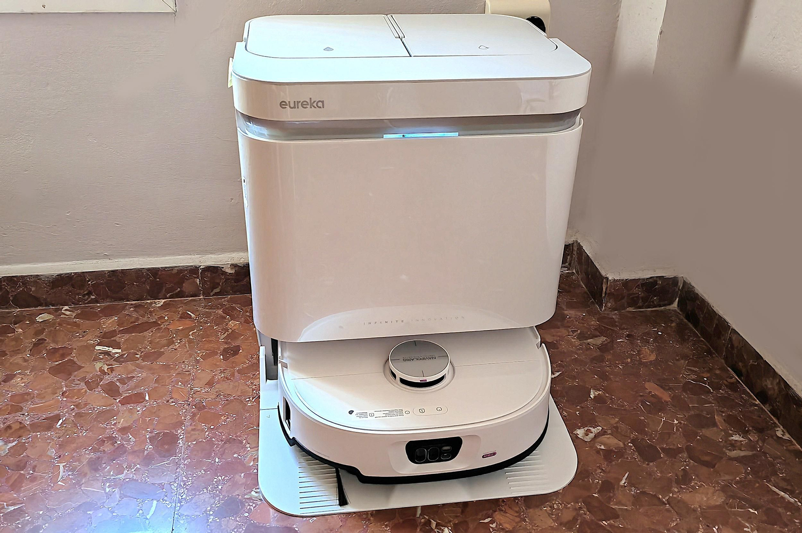 Robot aspirador Eureka J15 Max Ultra