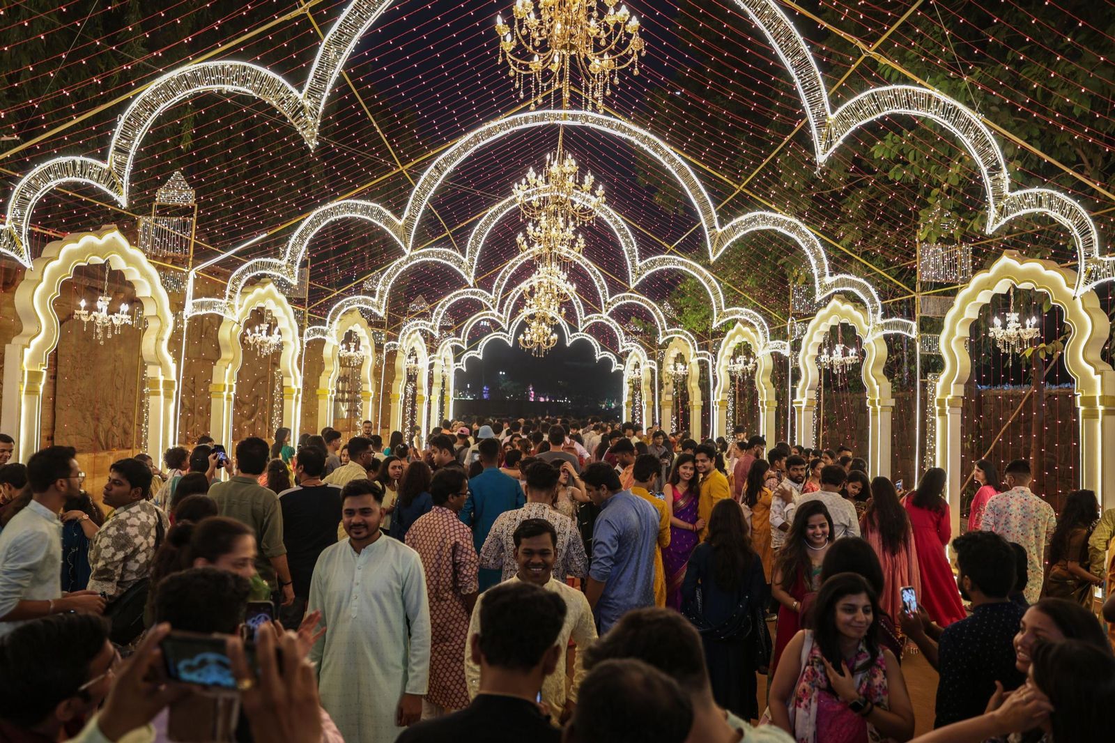 Las preciosas imágenes de la celebración del Diwali en India: un festival de luz y color