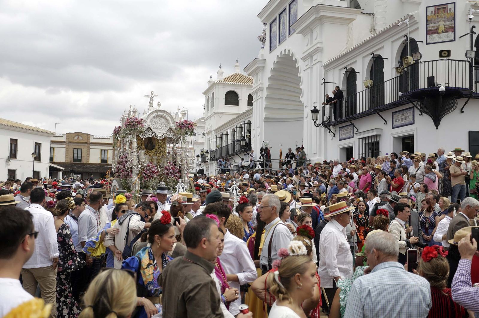 El Rocío 2023: Imágenes de ambiente y presentaciones de las Hermandades