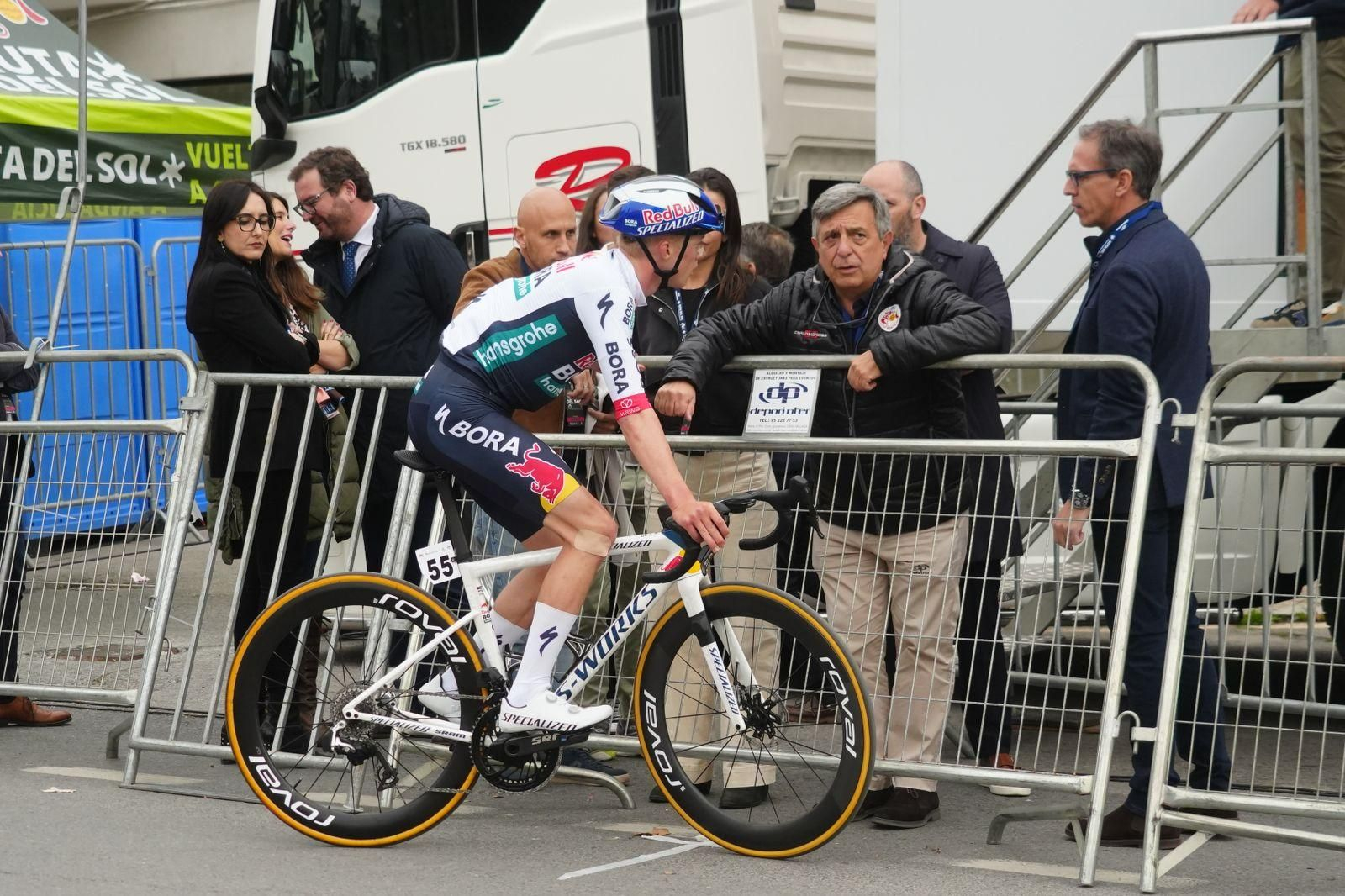 Las mejores fotos del paso por Pozoblanco de la Vuelta Ciclista a Andalucía
