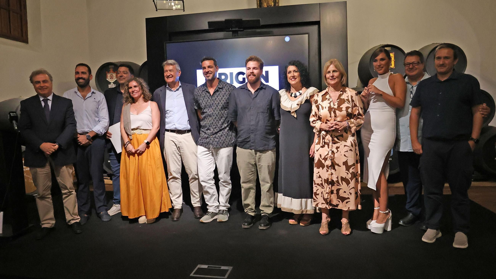 Artistas y representantes de la Ruta del Brandy, durante la presentación de la campaña en el Consejo Regulador de Jerez.