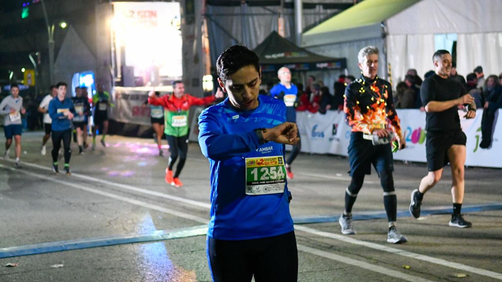 En imágenes: búscate en tu llegada a meta de la Carrera de San Antón 2025 (3)