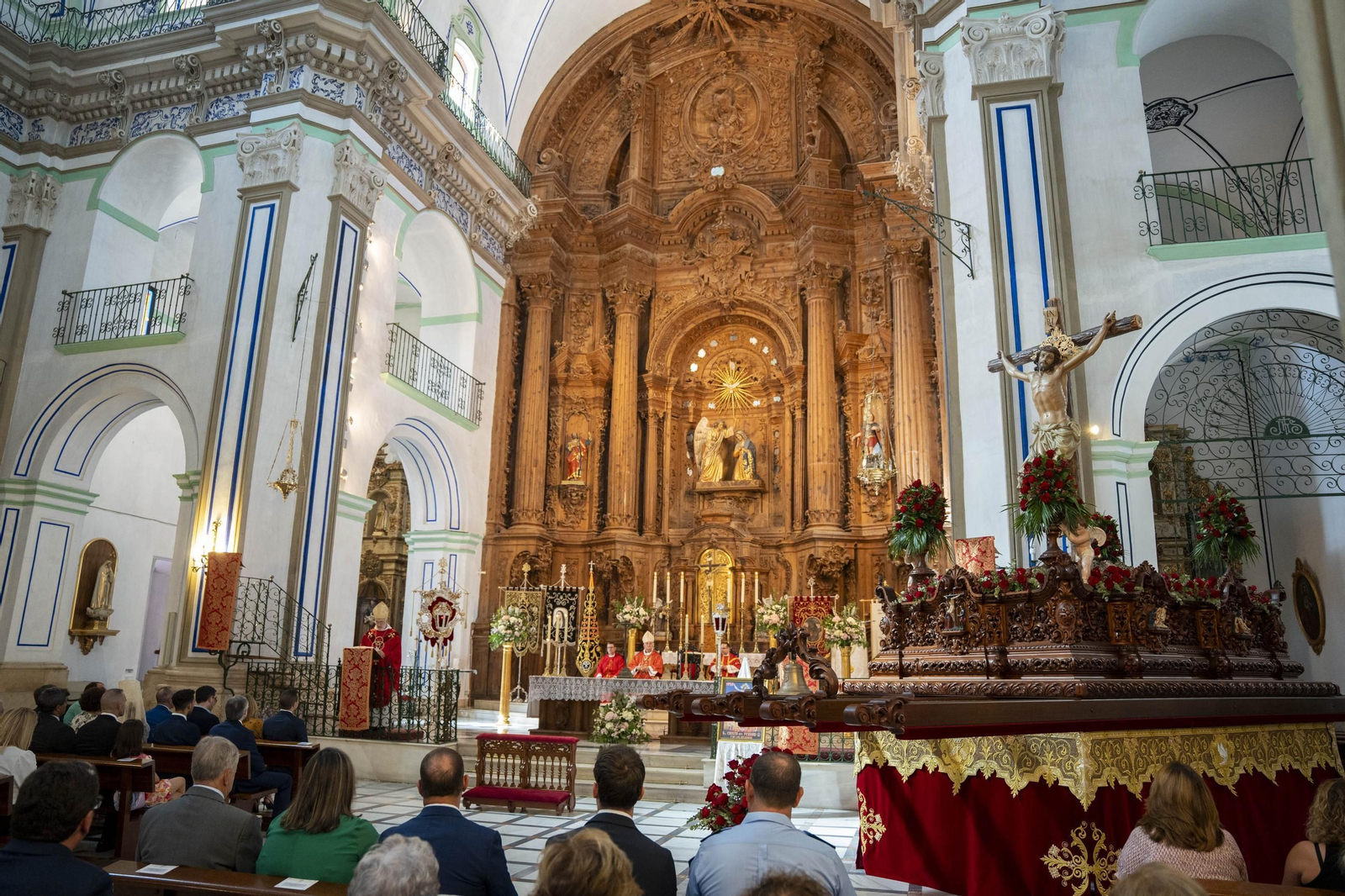 Eucaristía y procesión de Exaltación de la Cruz en la localidad de Vélez-Rubio