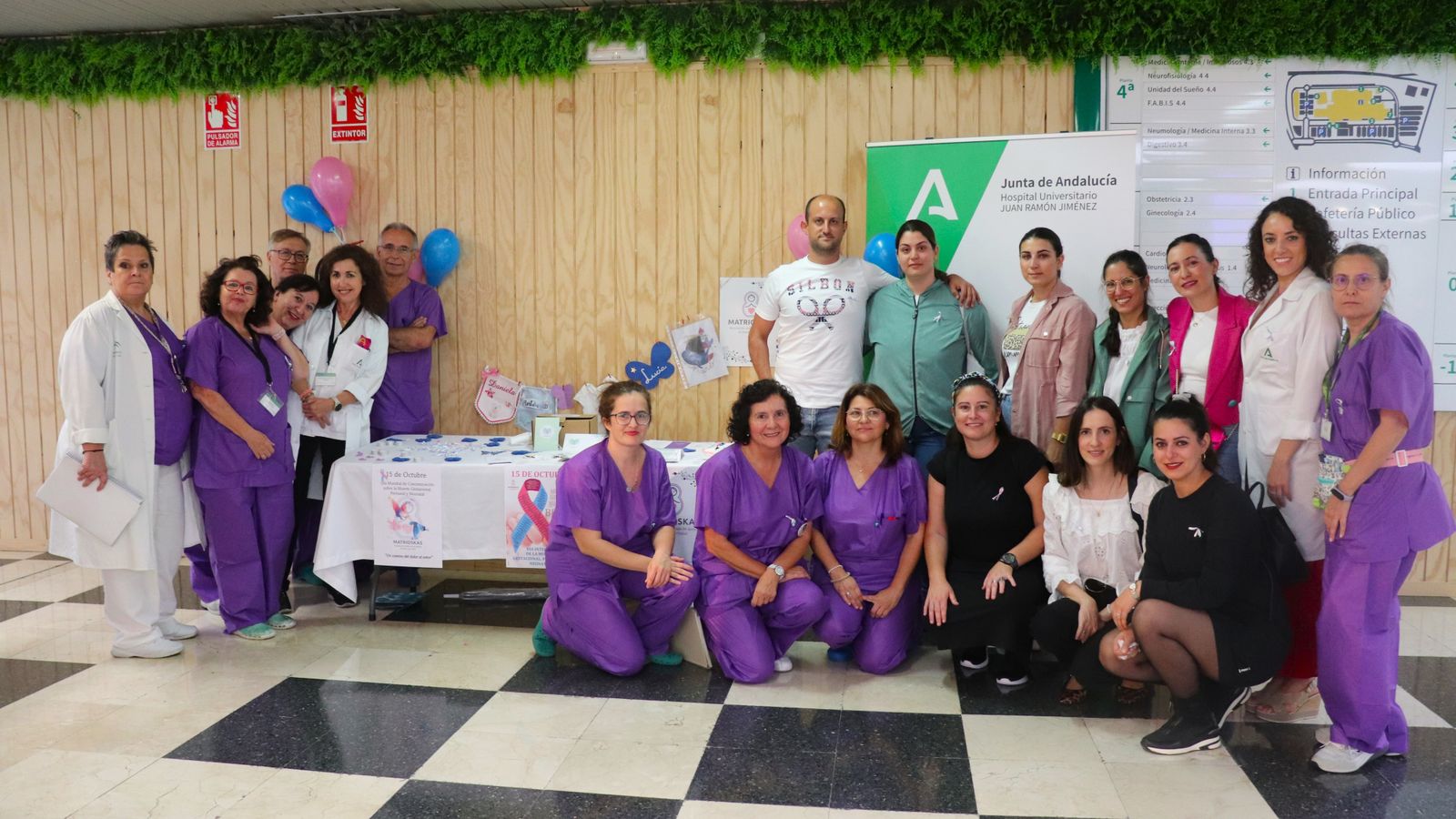 Encuentro entre profesionales del Juan Ramón Jiménez y padres que han sufrido pérdidas perinatales.