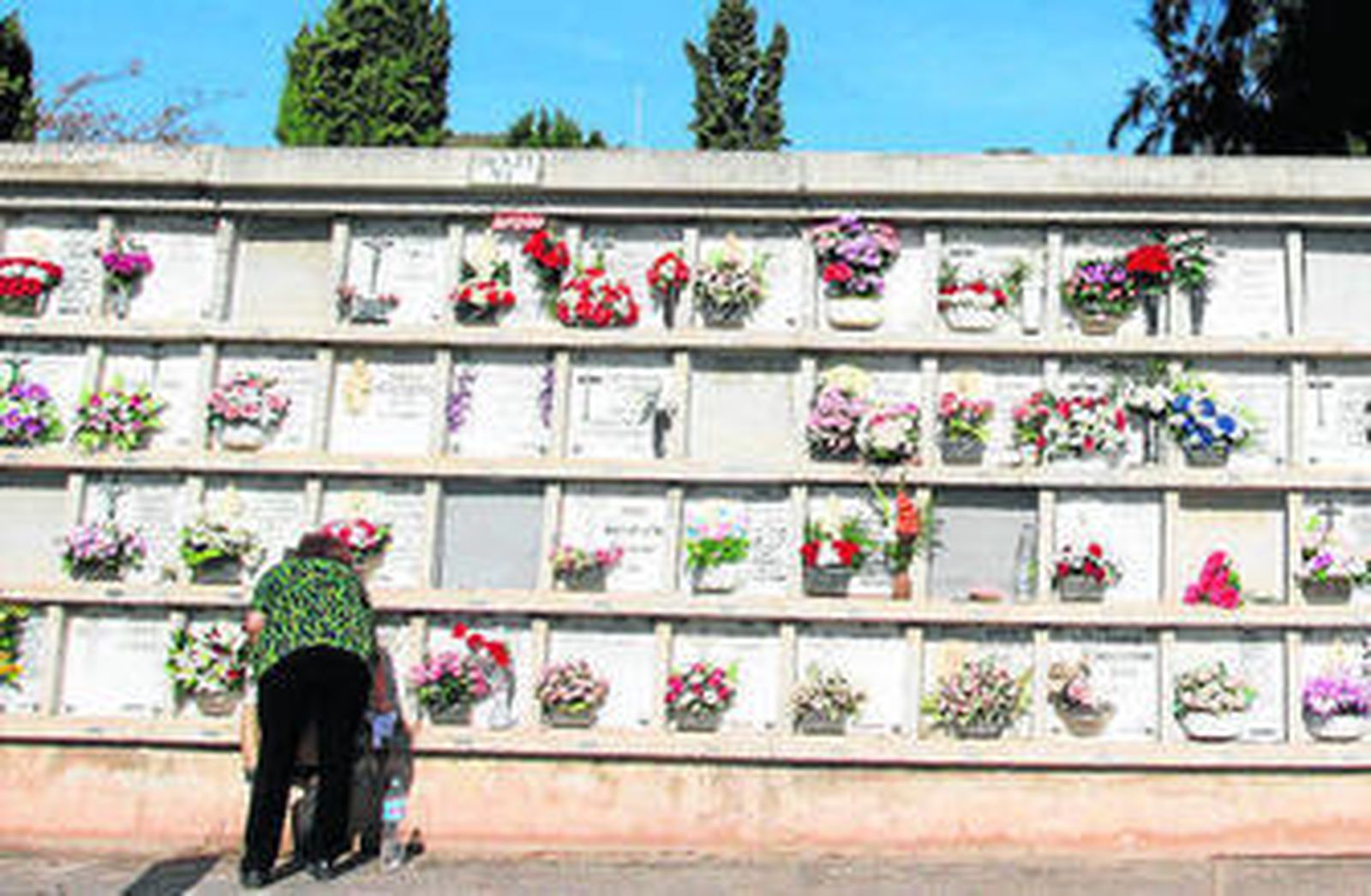 Nichos en el cementerio de San Gabriel, Parcemasa.