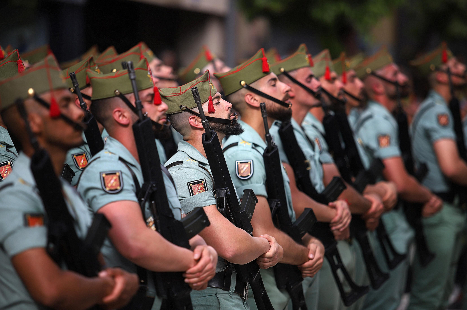 Sábado de Pasión: Imágenes de La Legión con el Cristo de la Vera+Cruz