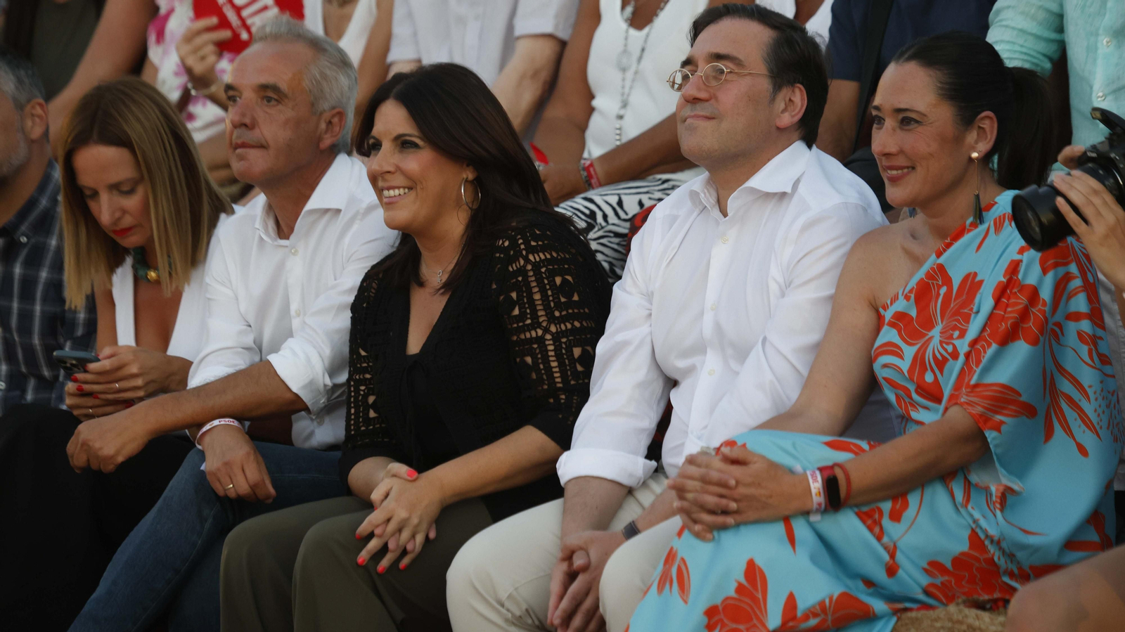 Las fotos del ministro Jose Manuel Albares durante el mitin en San Roque