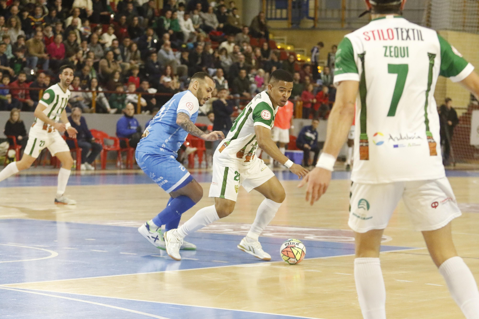 Las mejores fotos de la victoria del Córdoba Futsal ante el Noia