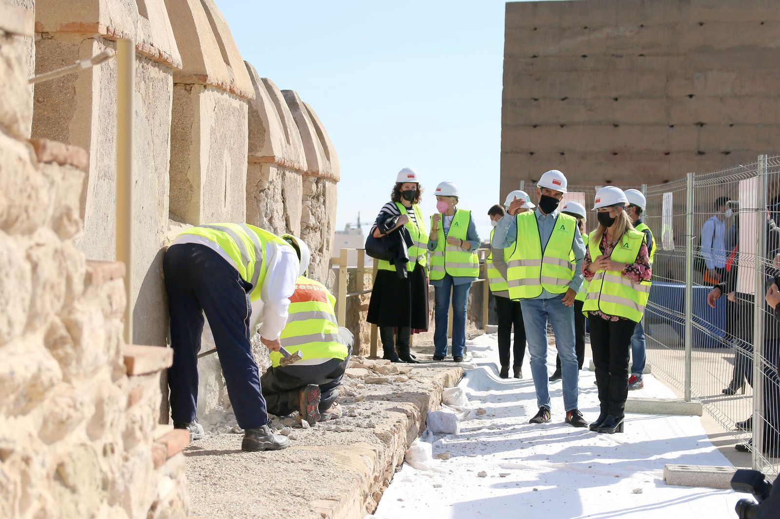 Fotogalería la consejera de Cultura visita las obras de rehabilitación de la Alcazaba de Almería