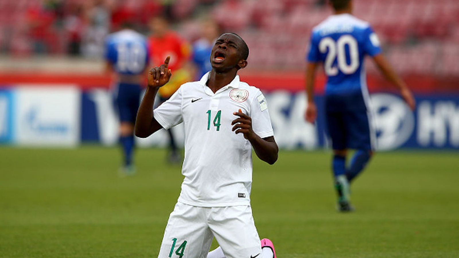 El defensa Ejike Ikwu, durante un partido.