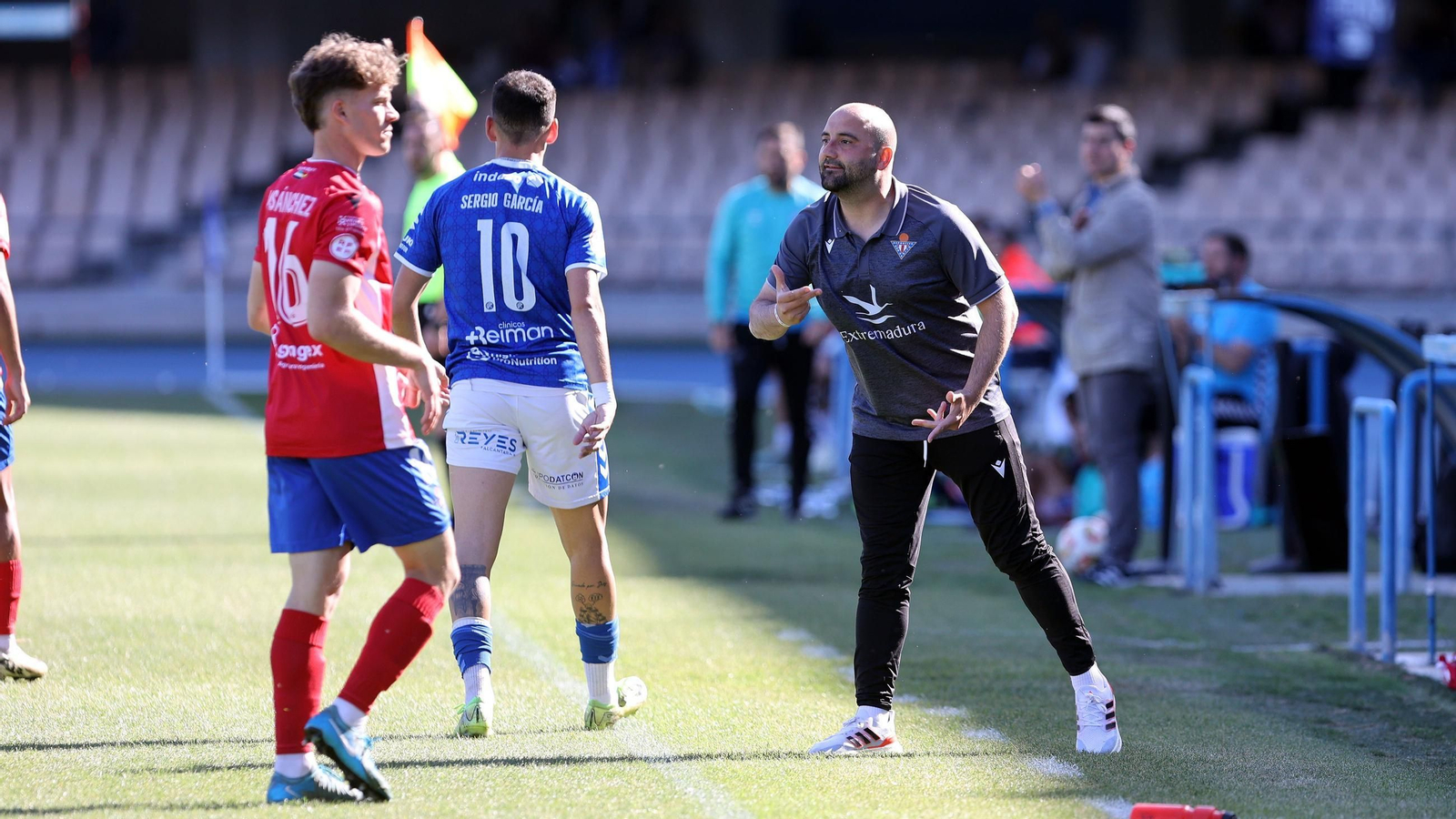 Imágenes del Xerez DFC contra el Don Benito en Chapín