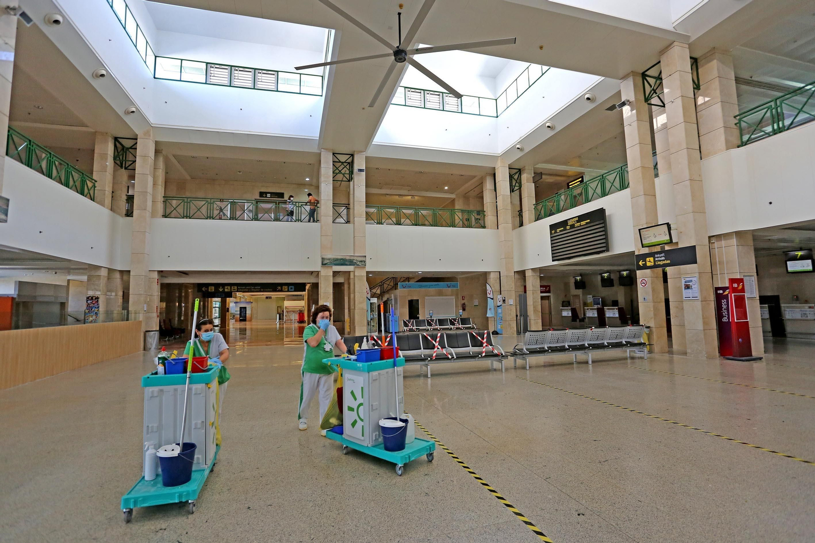 Instalaciones vacías del aeropuerto  de Jerez durante la pandemia.