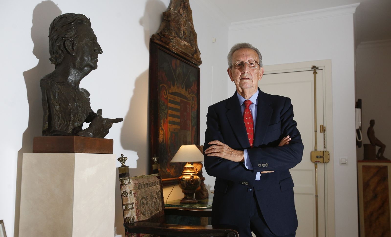 Muere Luis Becerra, creador de los grandes montajes cofradieros de Sevilla