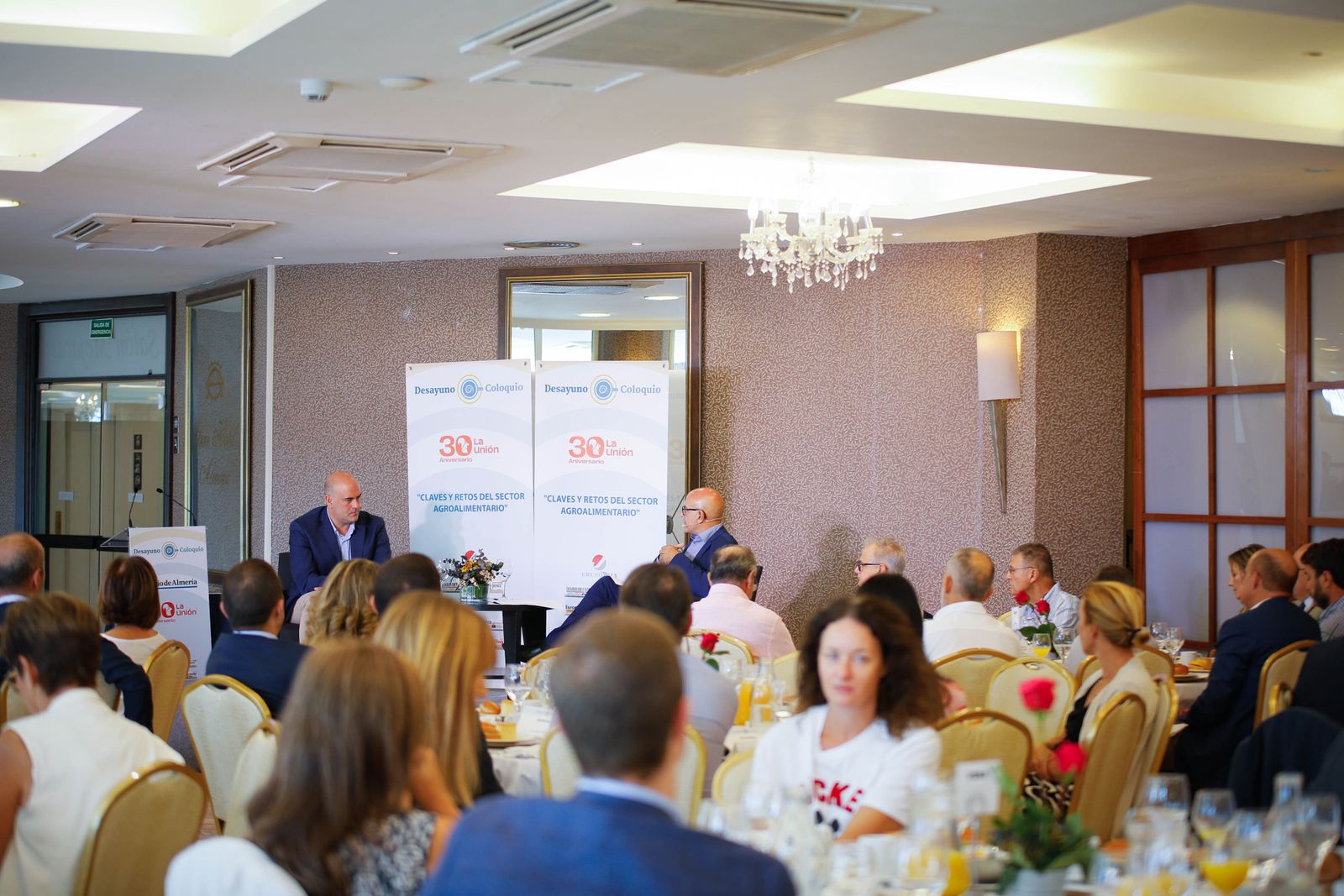 Imágenes del desayuno coloquio de Diario de Almería, con Jesús Barranco, CEO de La Unión