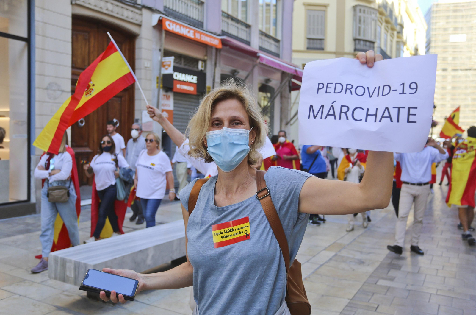 Las fotos de la cacerolada en Málaga contra el Gobierno por el coronavirus