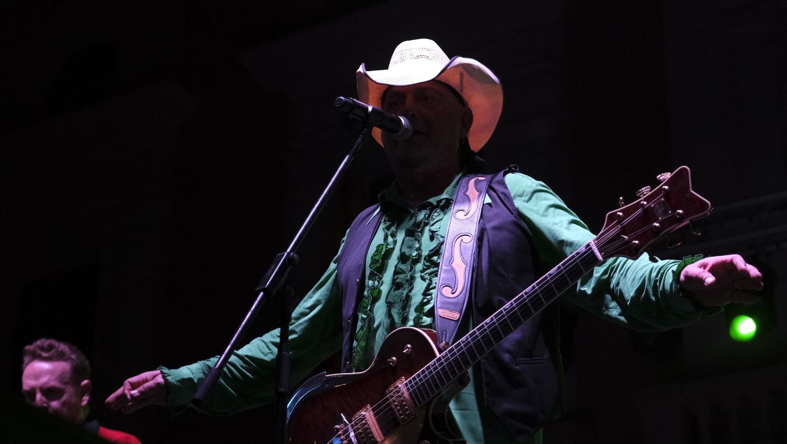 Los míticos Rebeldes abren la Feria de Almería 2024, en imágenes