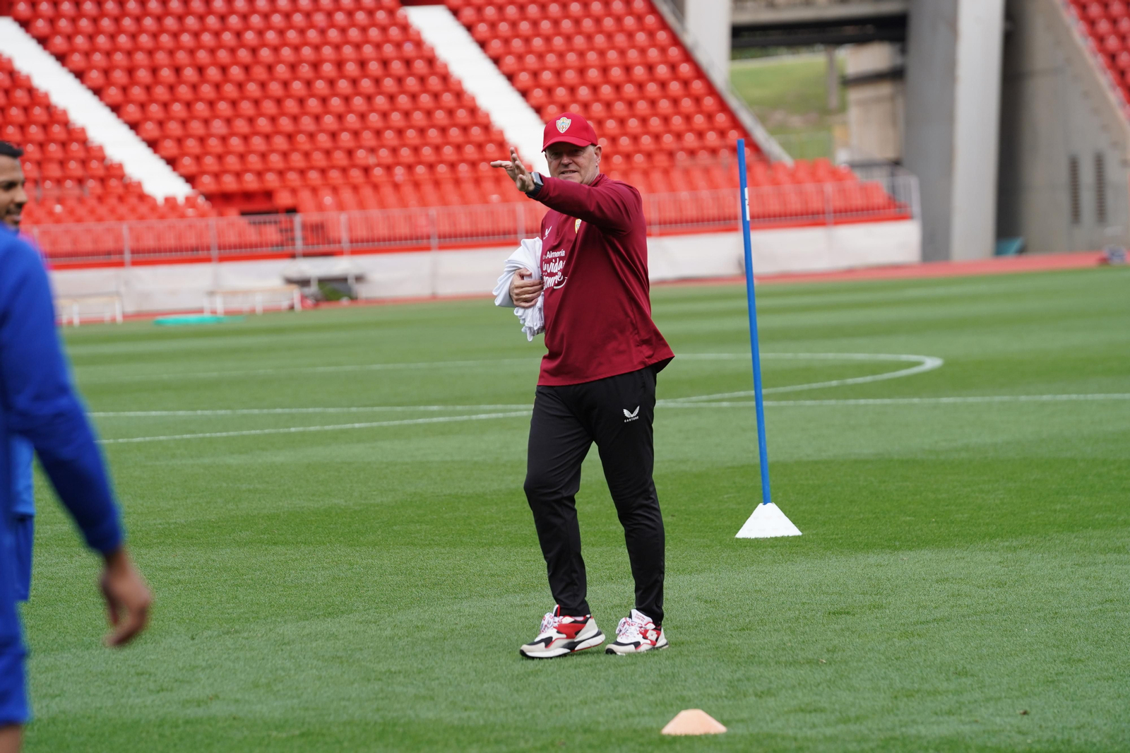 Pepe Mel ha caído de pie en el vestuario rojiblanco