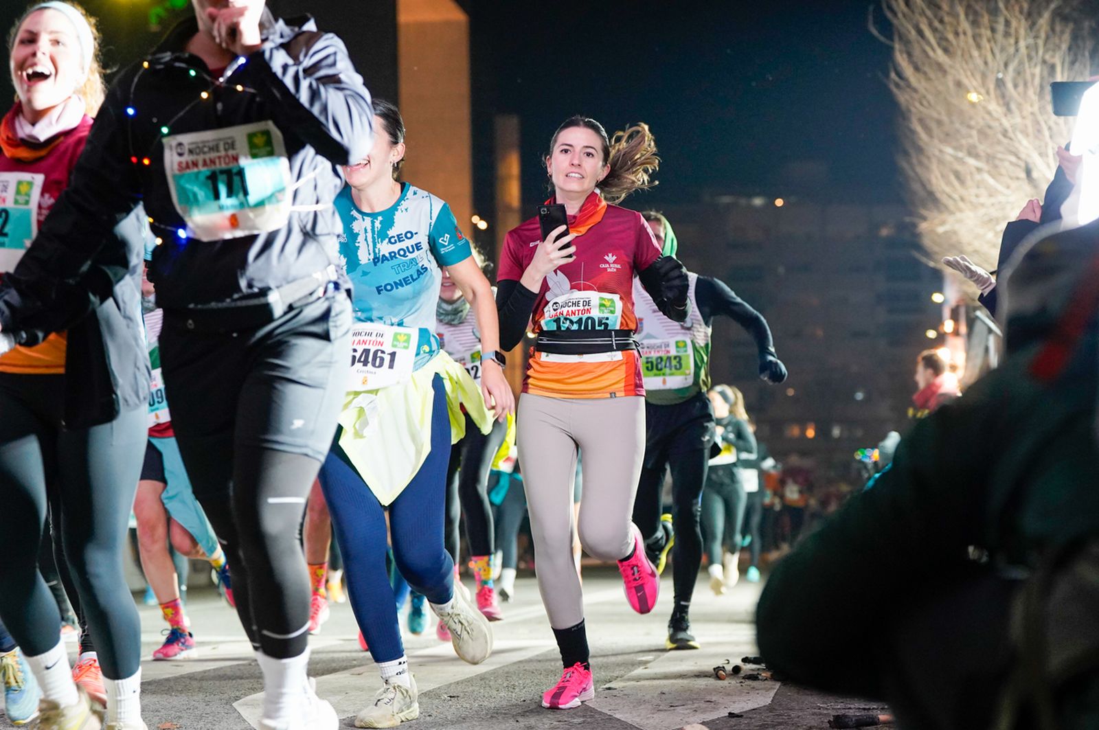 En imágenes: búscate en tu llegada a meta de la Carrera de San Antón 2026 (17)