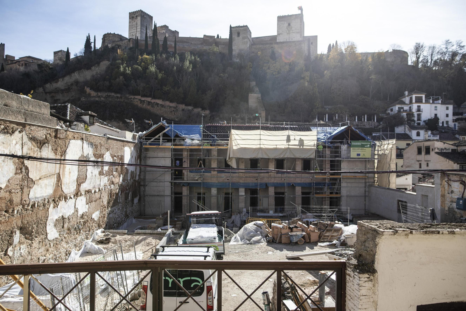 Maristán de Granada: así estaba y así luce ya su pórtico con la reforma