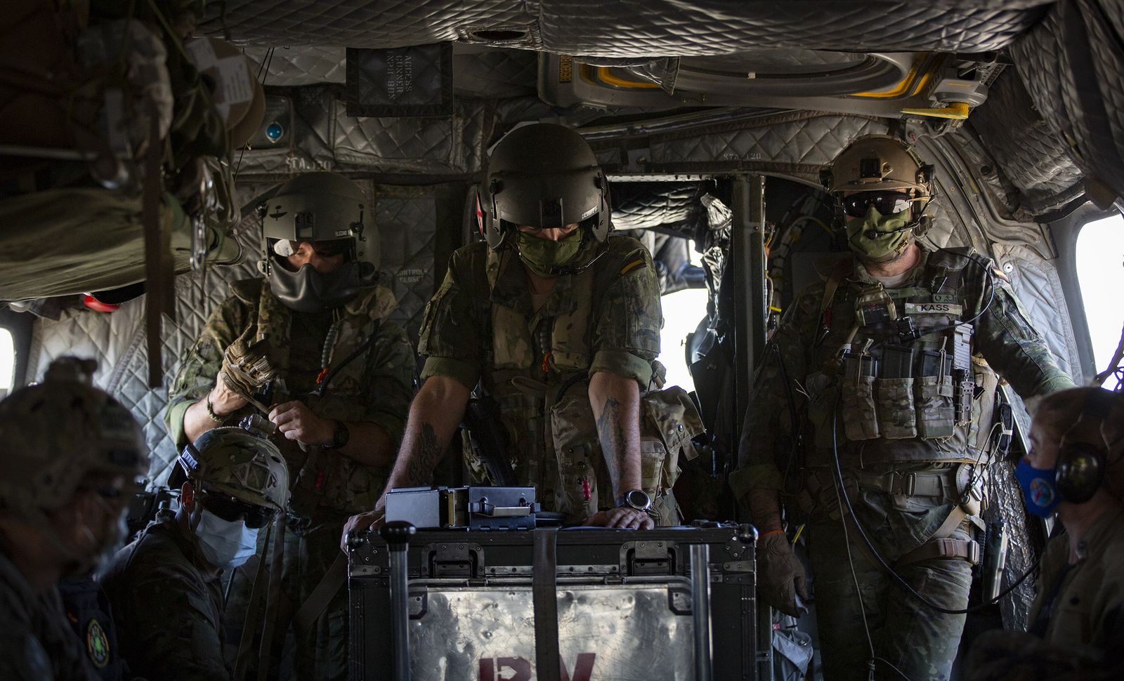 Entrenamiento del Ejército en el río Guadalquivir