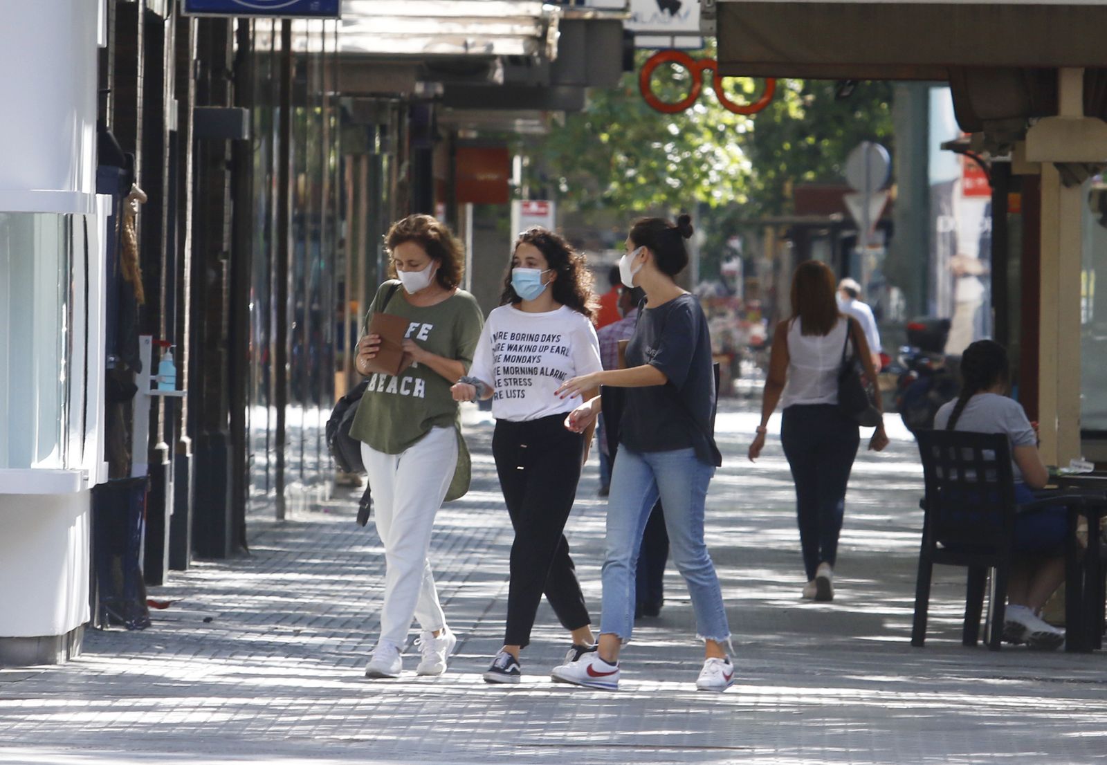 El primer día con mascarilla obligatoria en Córdoba, en fotografías