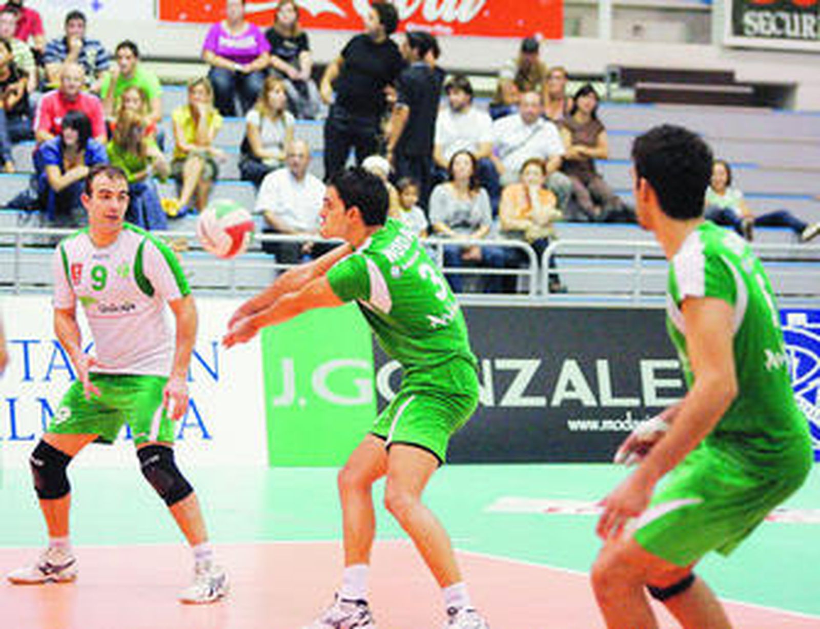 Valido y Noda, durante un encuentro del Unicaja Almería.