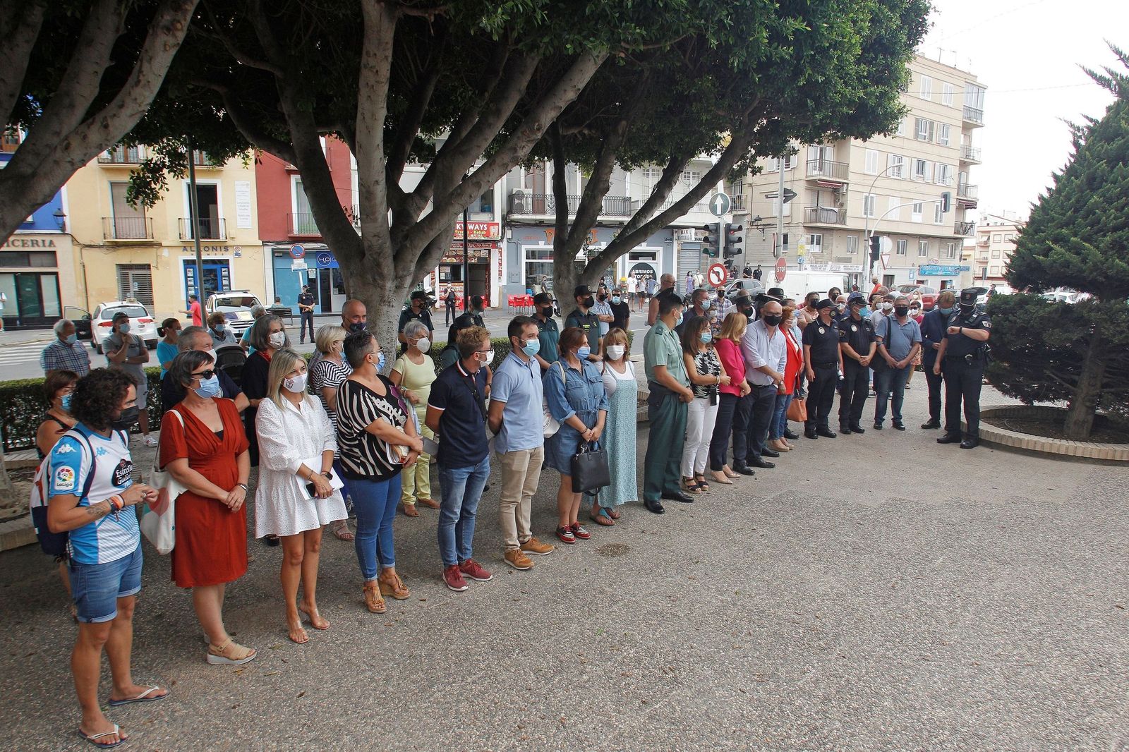 Minuto de silencio en Villajoyosa por la asesinada