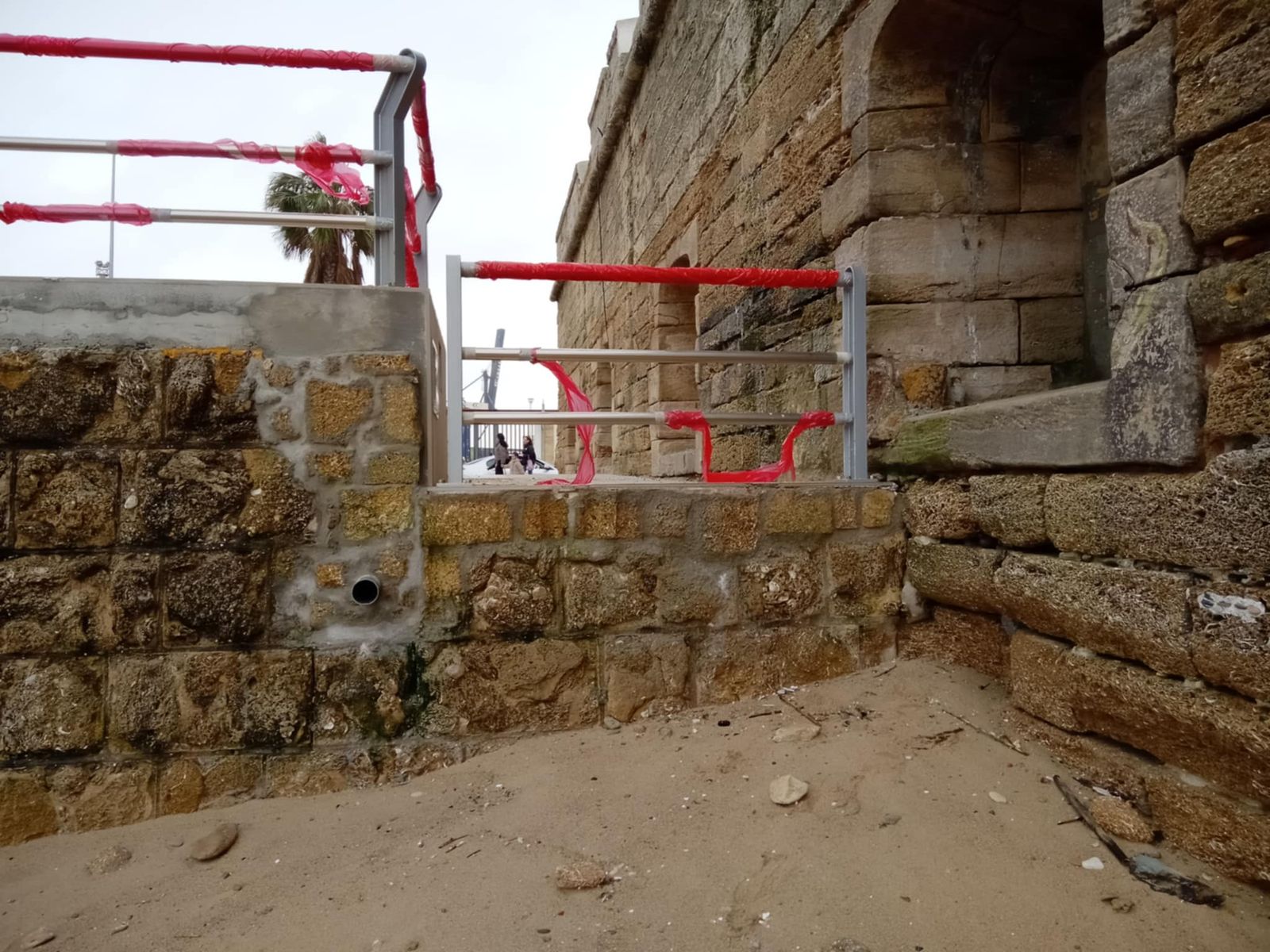 Bloqueado el acceso a la playita de San Felipe