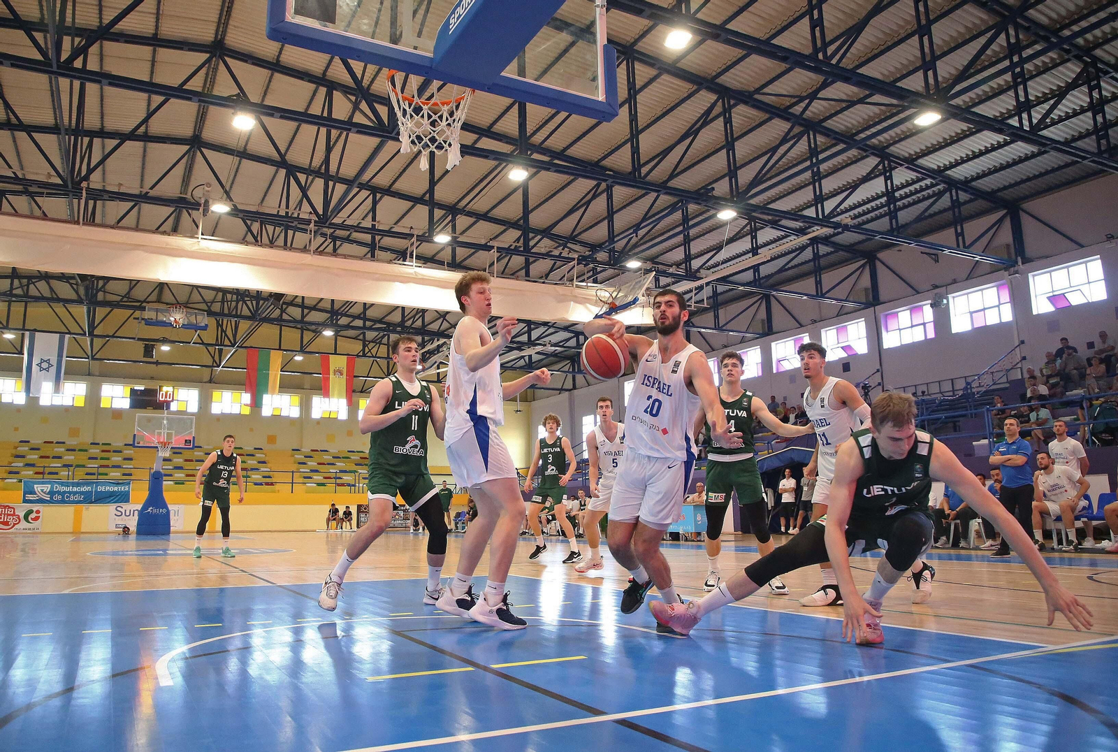 Fotos de la jornada final del Torneo Internacional de Baloncesto U-20 en La Línea