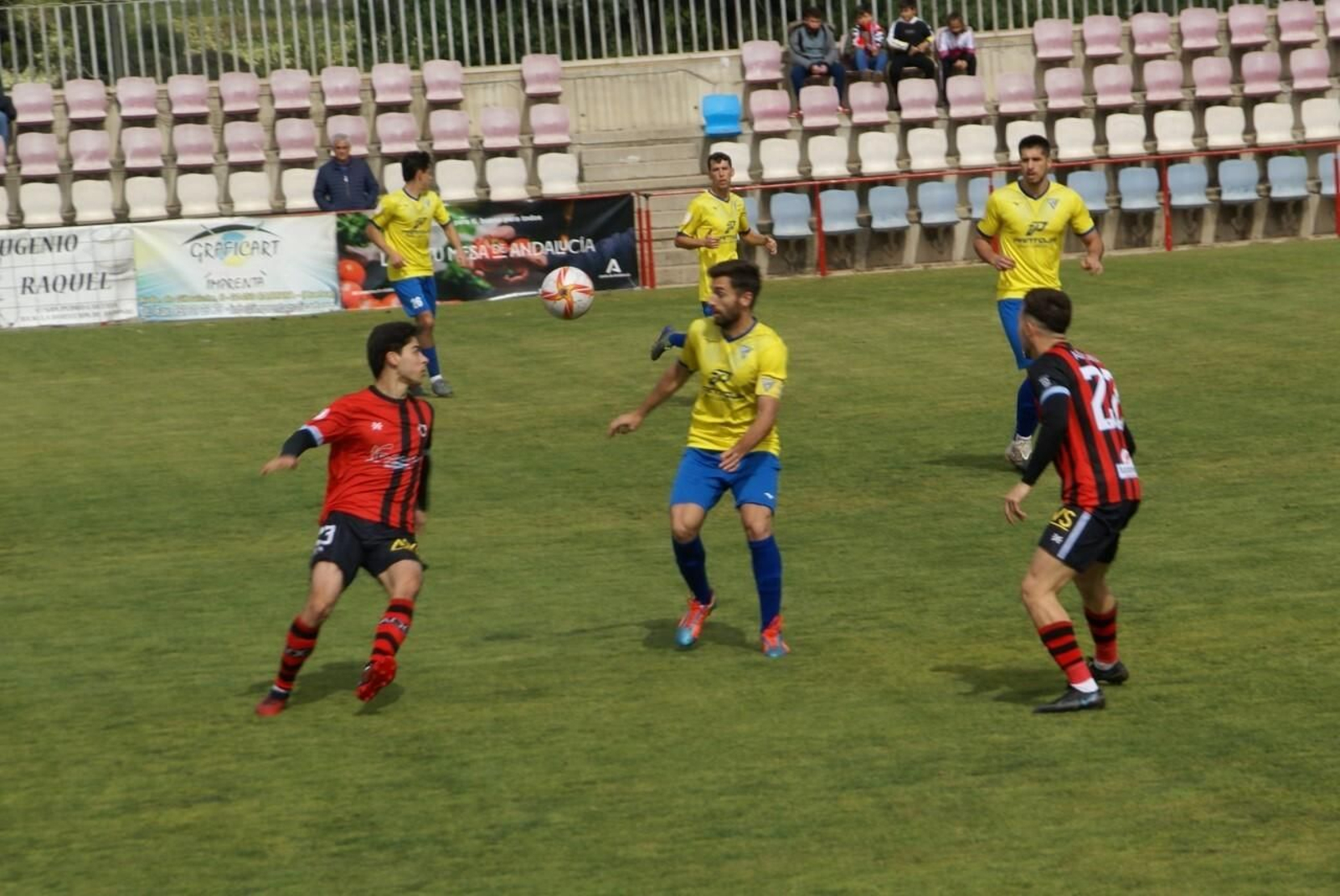 El Cartaya ofreció su peor versión en el momento más crítico.